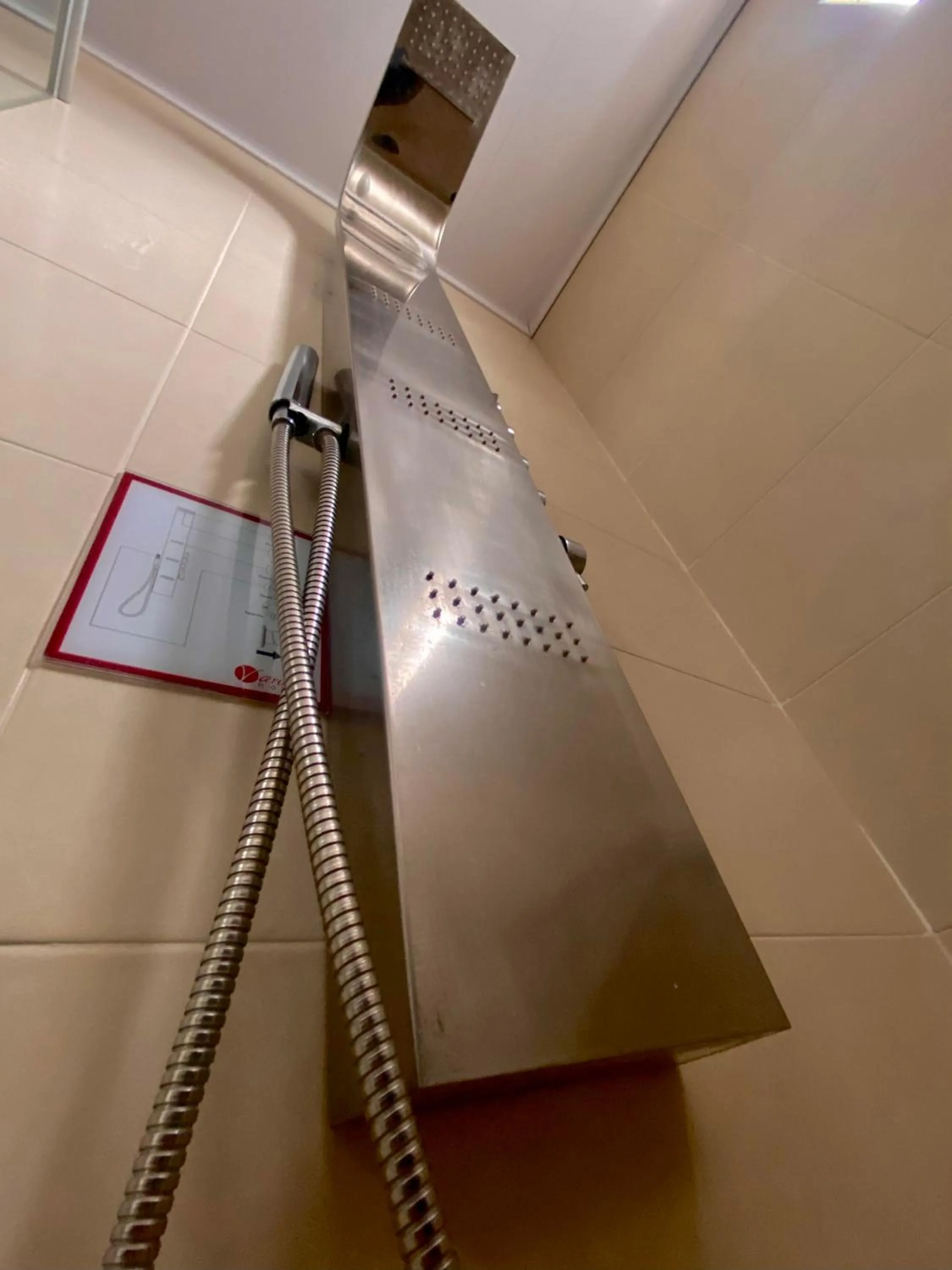 Shower in Hotel Varuna