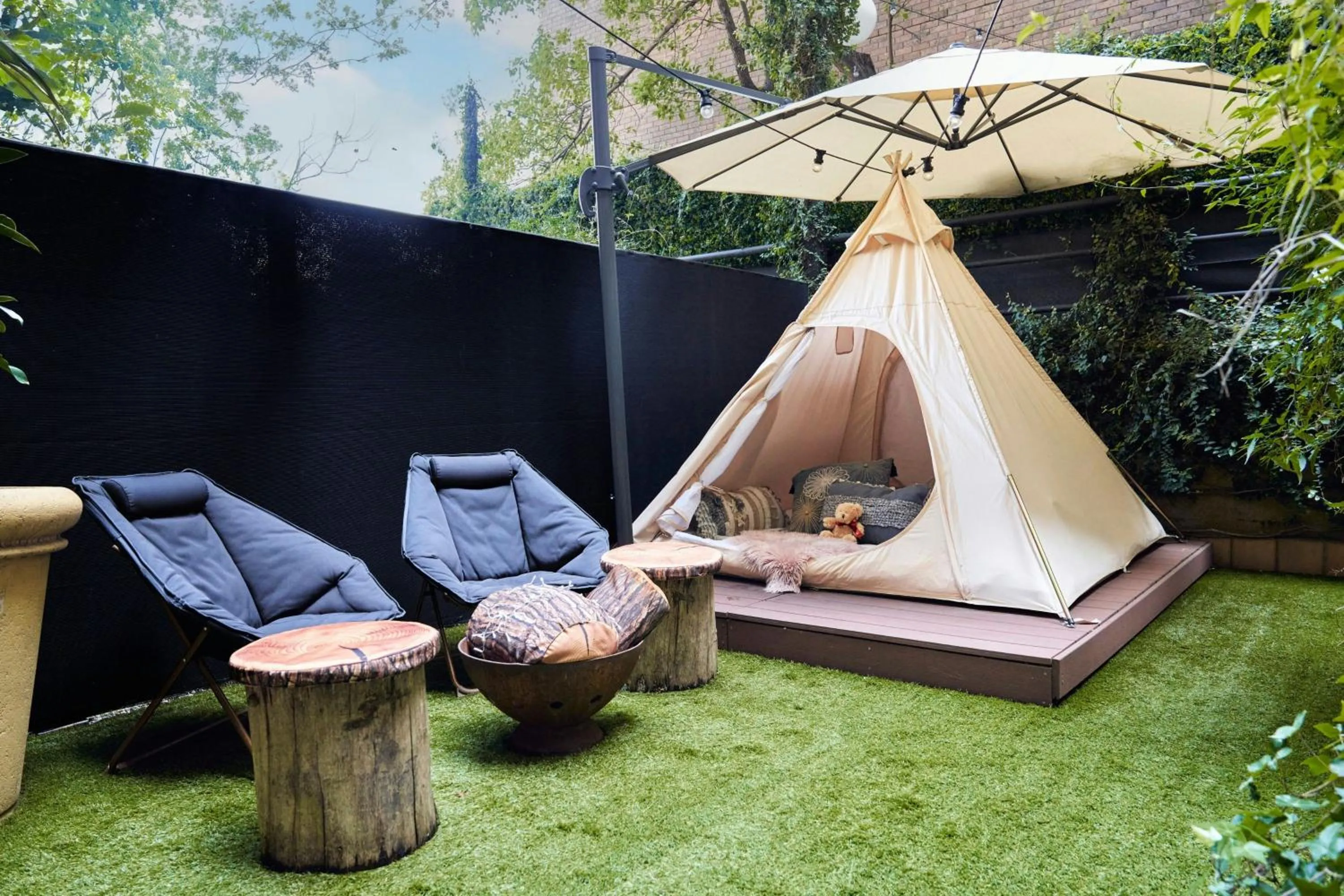 Photo of the whole room in Melbourne Marriott Hotel