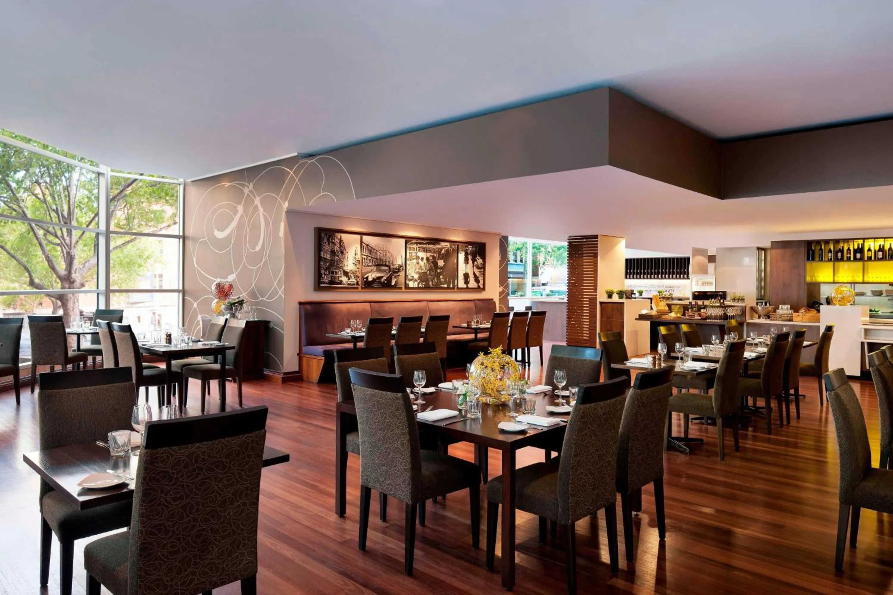 Restaurant/places to eat in Melbourne Marriott Hotel