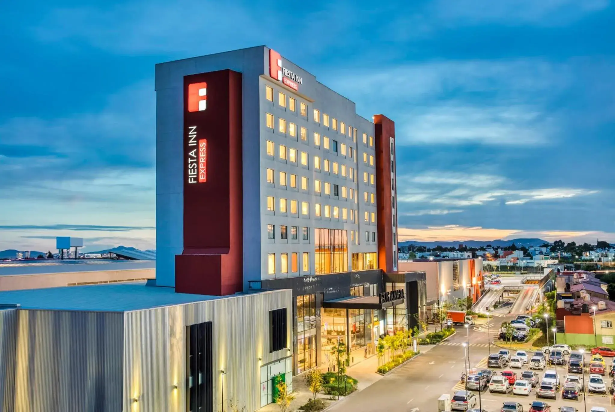 Property building in Fiesta Inn Express Puebla Explanada Property building in Fiesta Inn Express Puebla Explanada