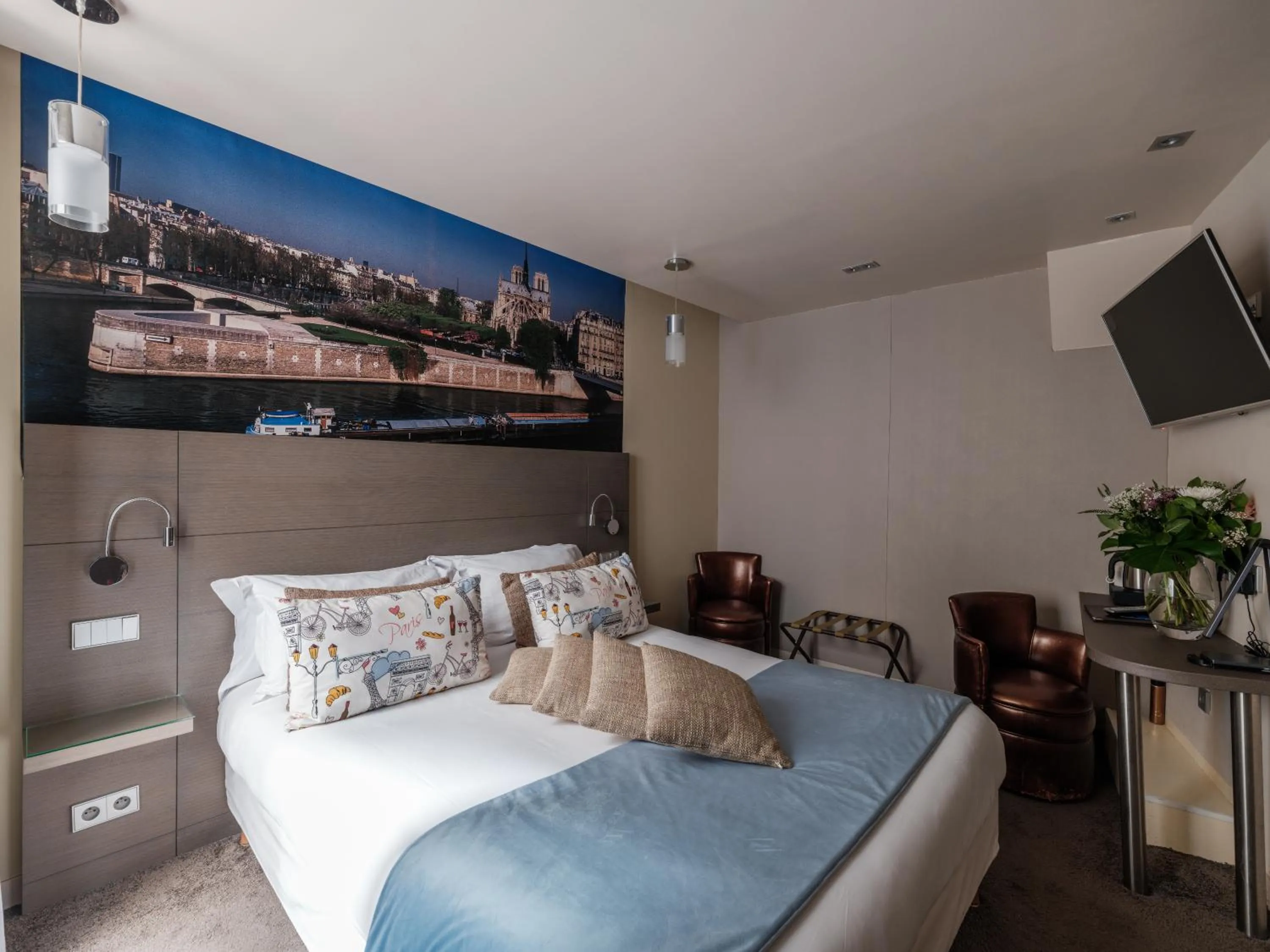 Bed in Hotel Minerve