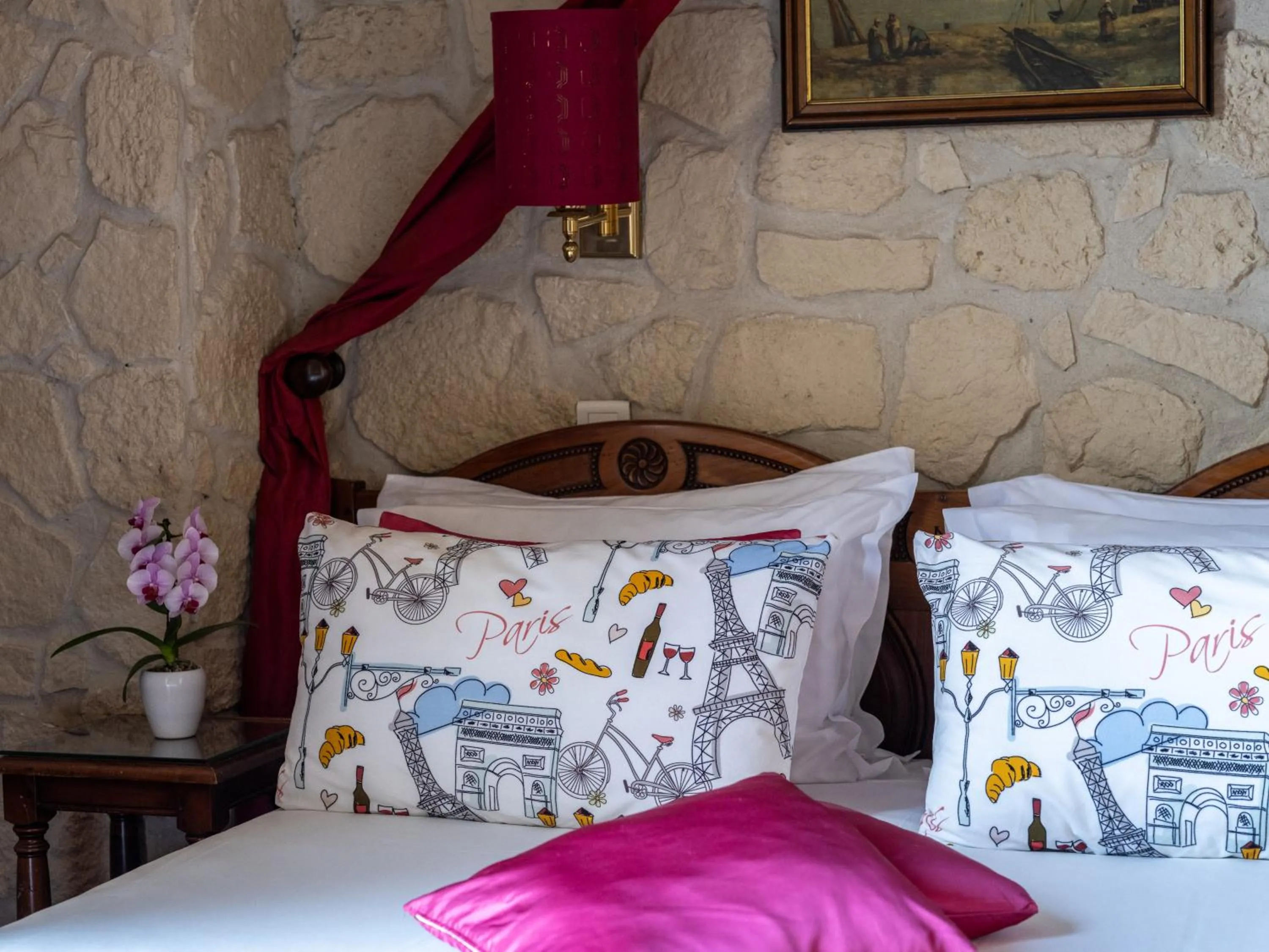 Bed in Hotel Minerve