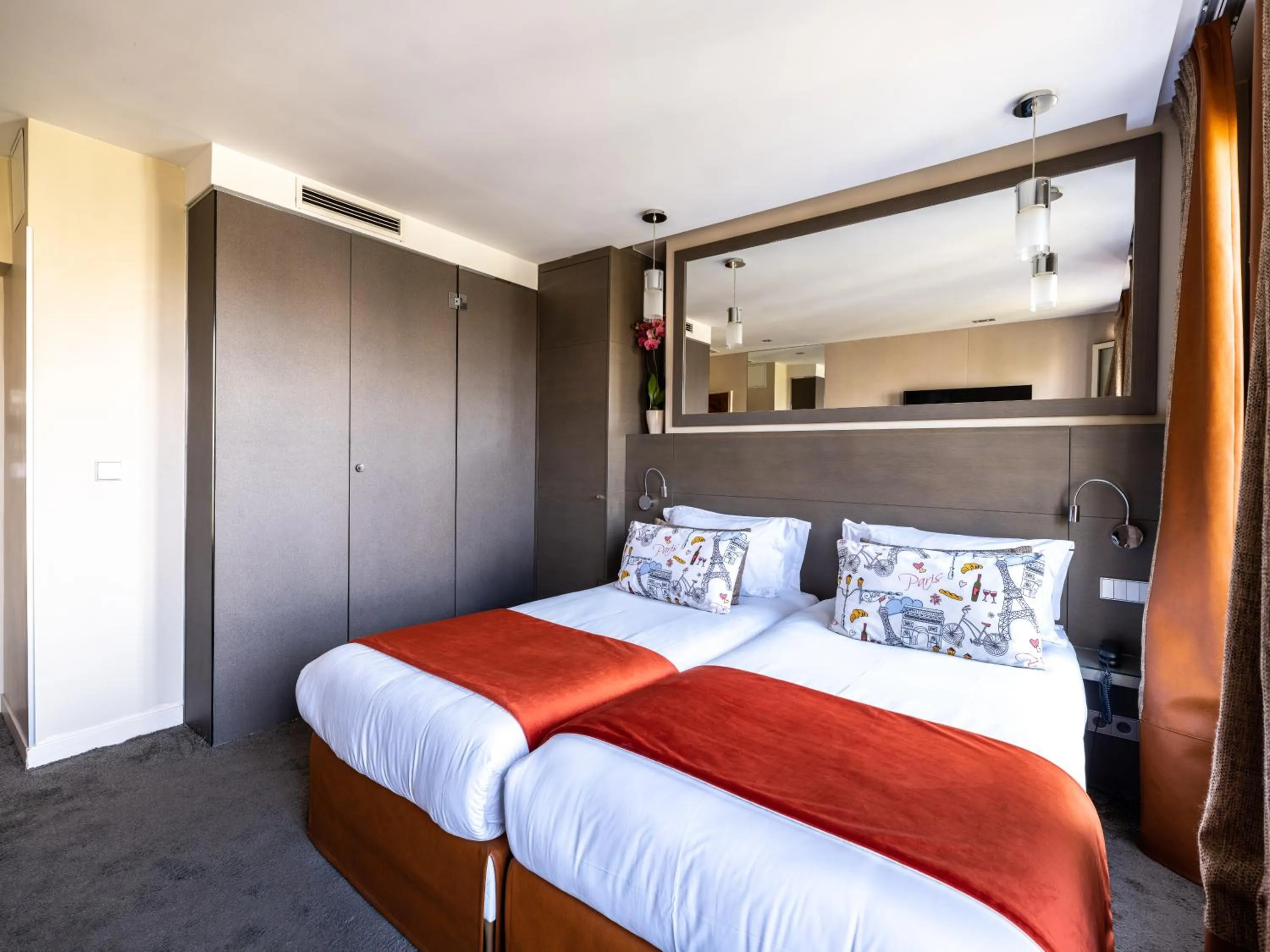 Bed in Hotel Minerve