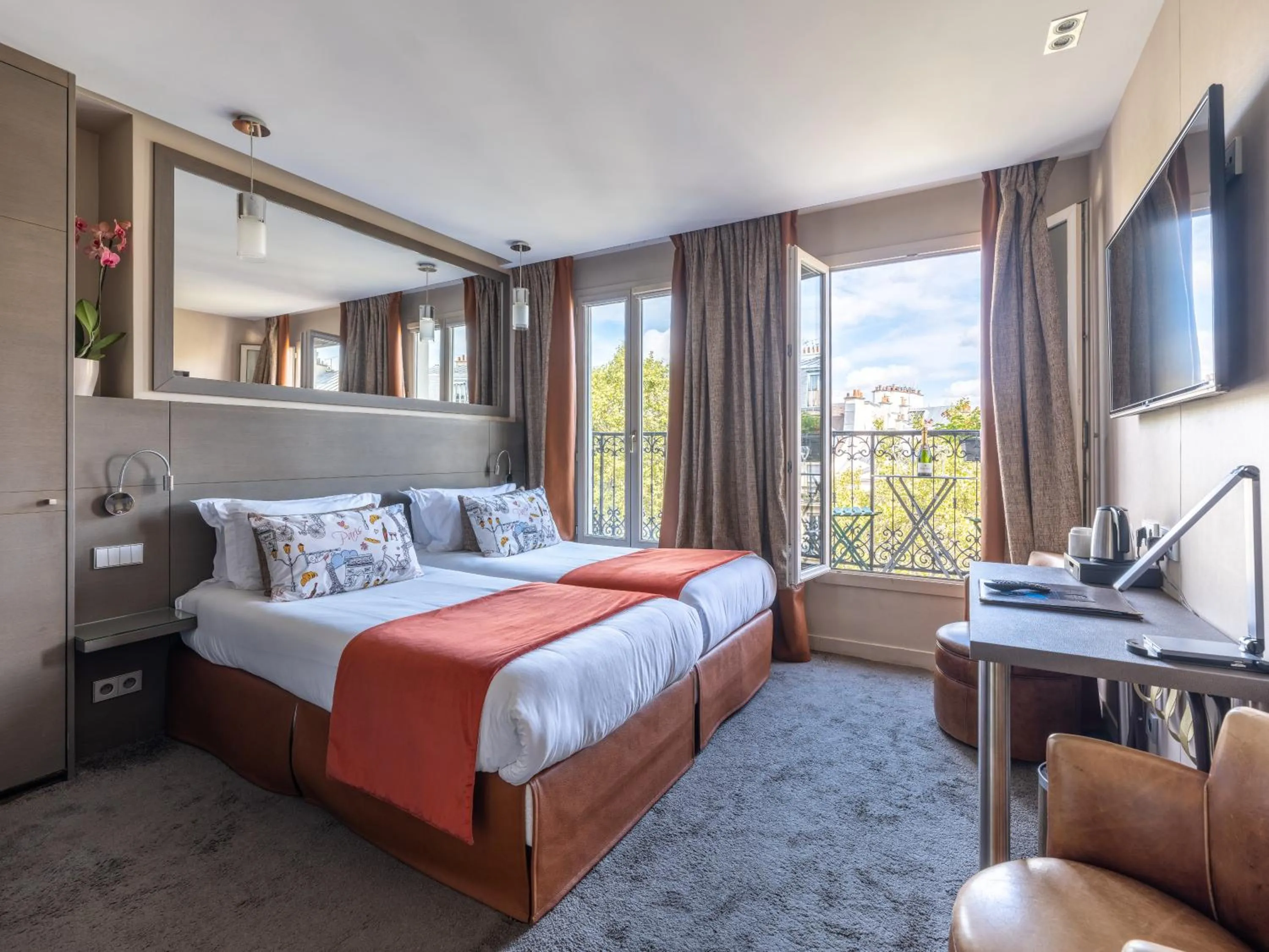 Bed in Hotel Minerve