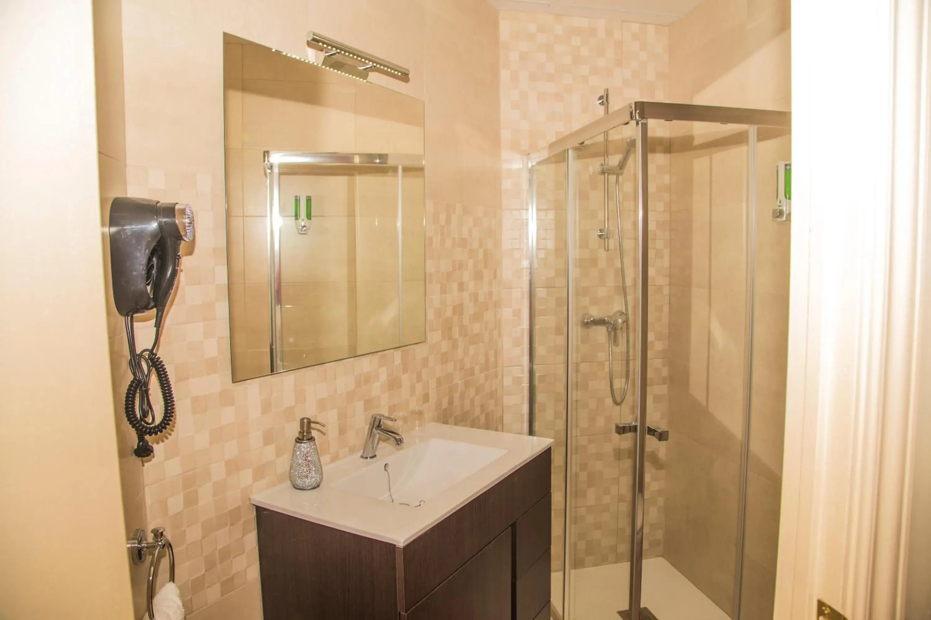 Deluxe Twin Room in Pension Internacional Deluxe Twin Room in Pension Internacional