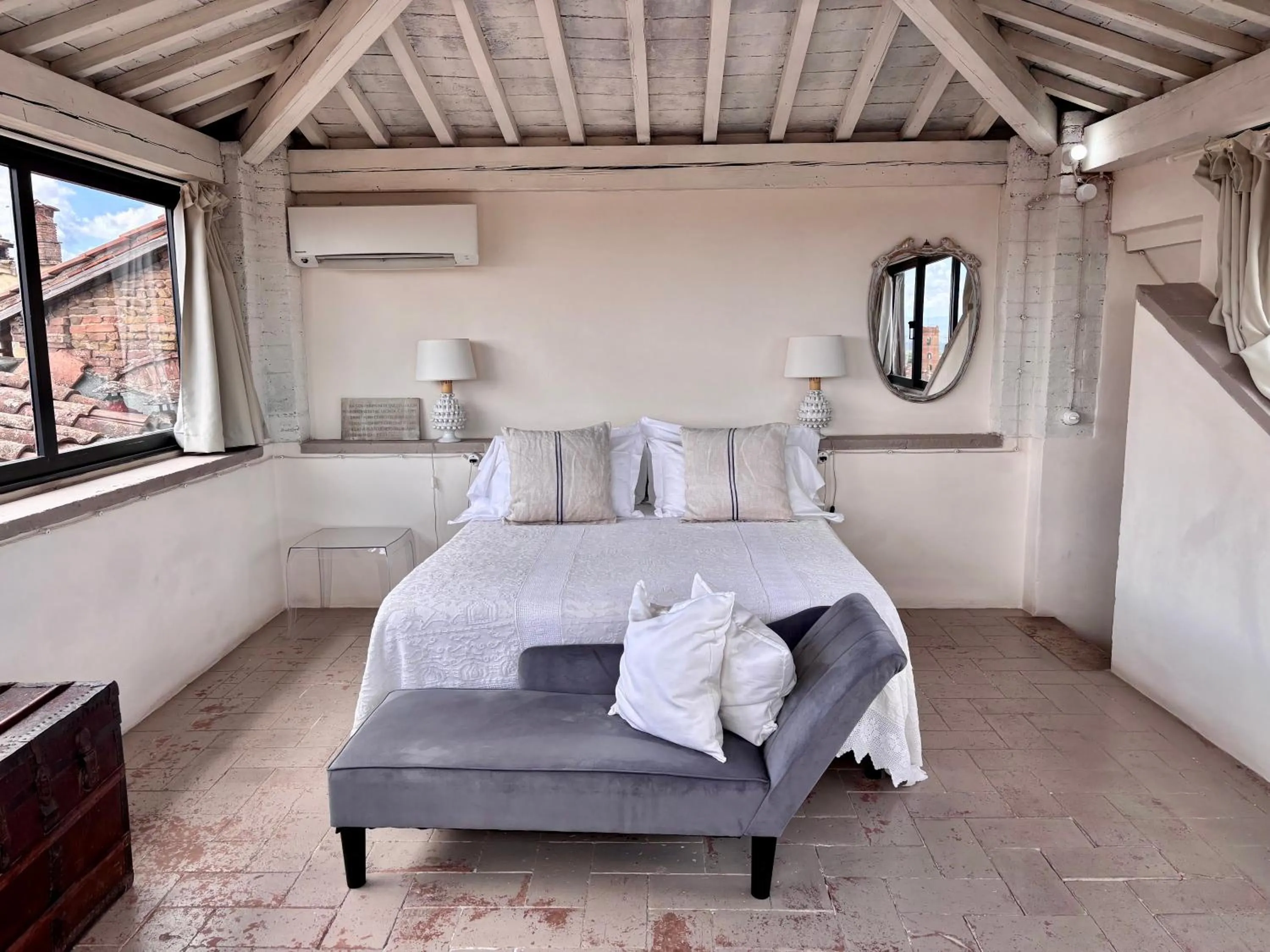 Bed in 1550 Residenza d’Epoca