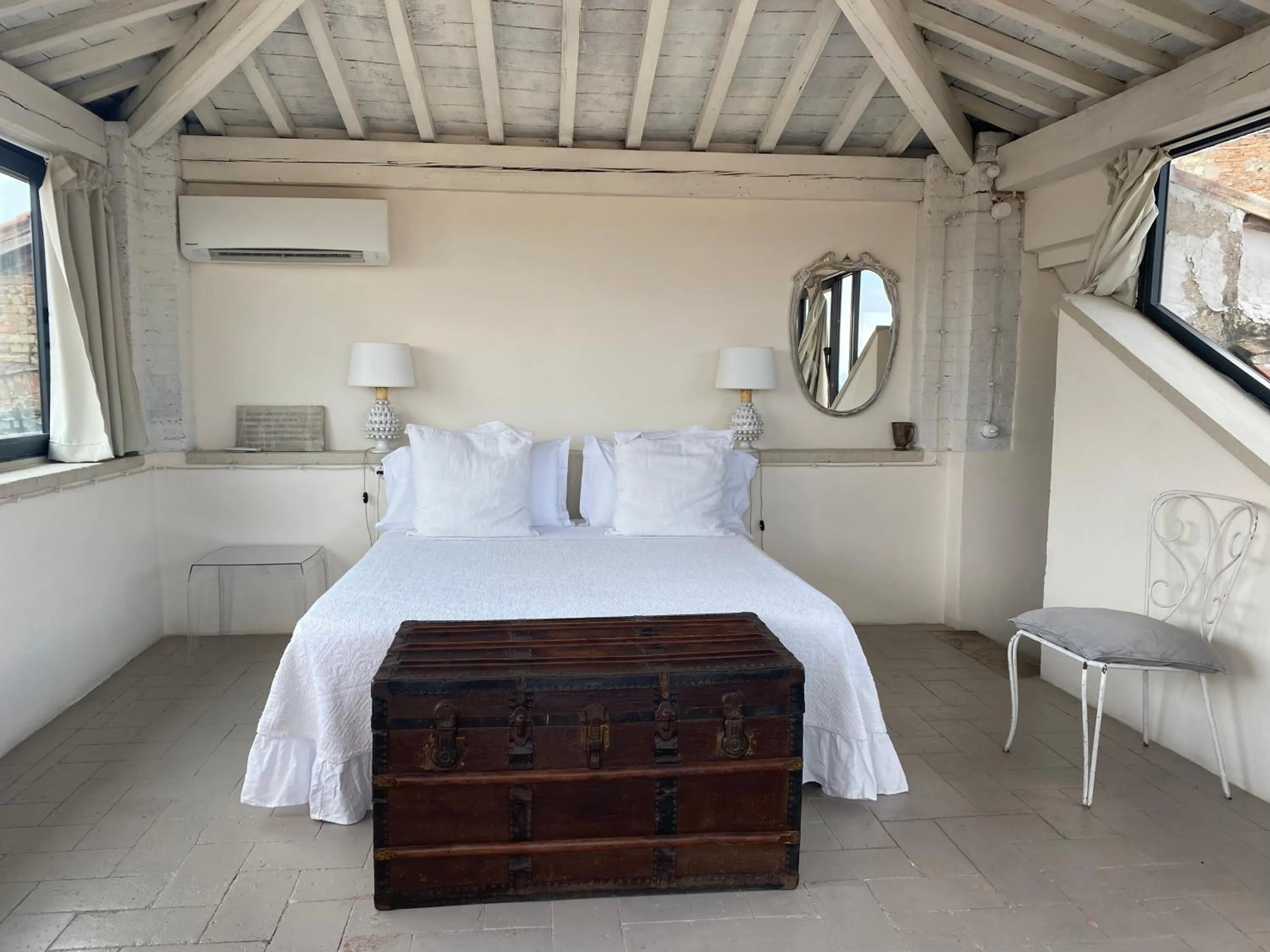 Bed in 1550 Residenza d’Epoca