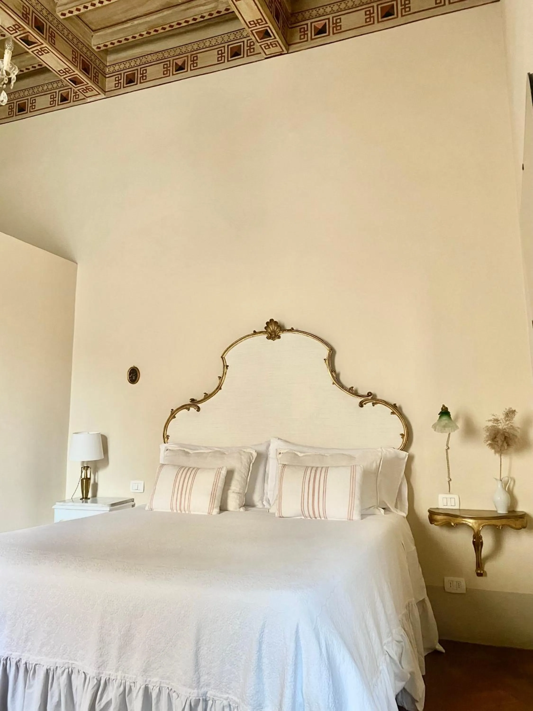 Bed in 1550 Residenza d’Epoca