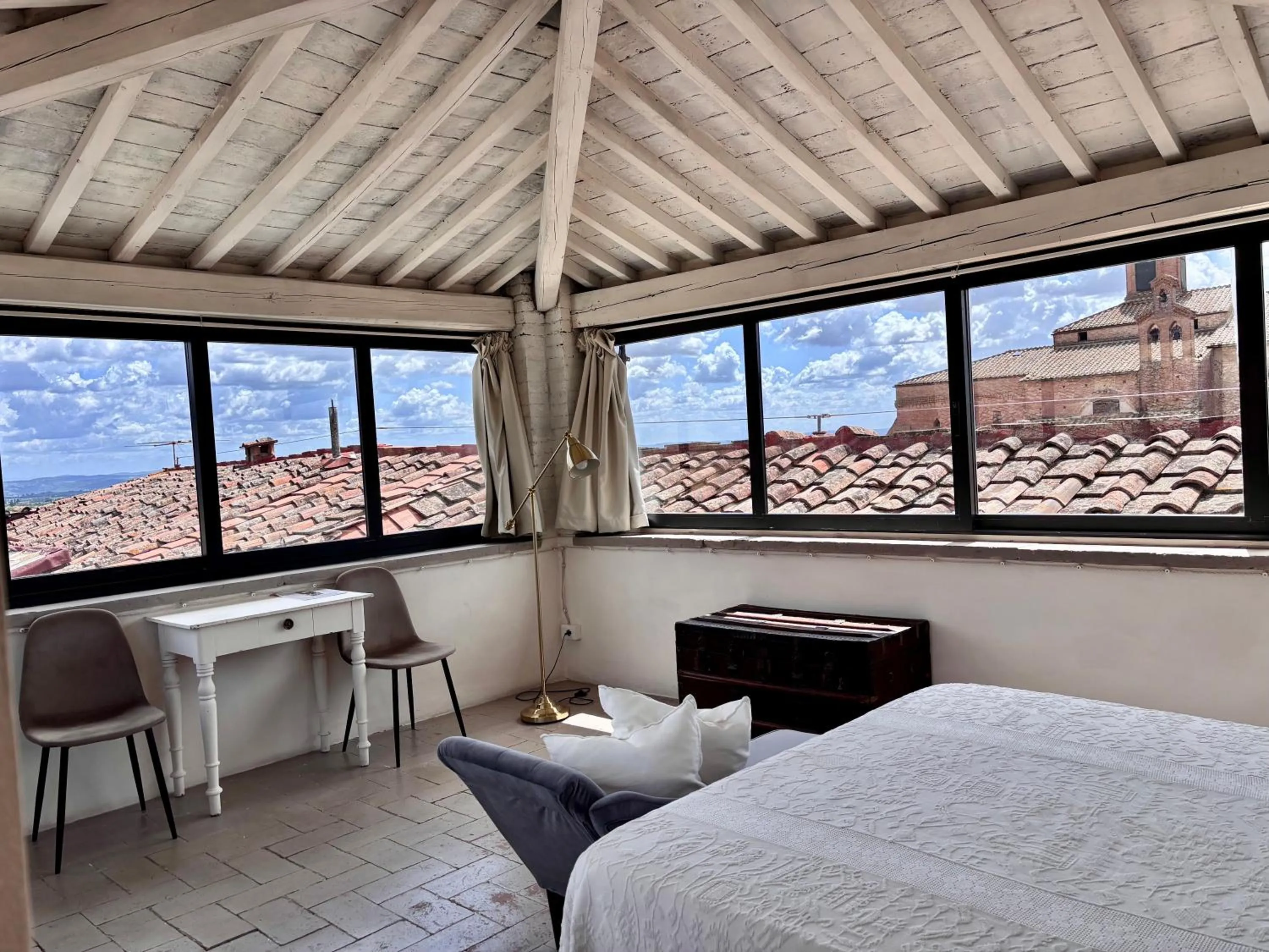 Bed in 1550 Residenza d’Epoca