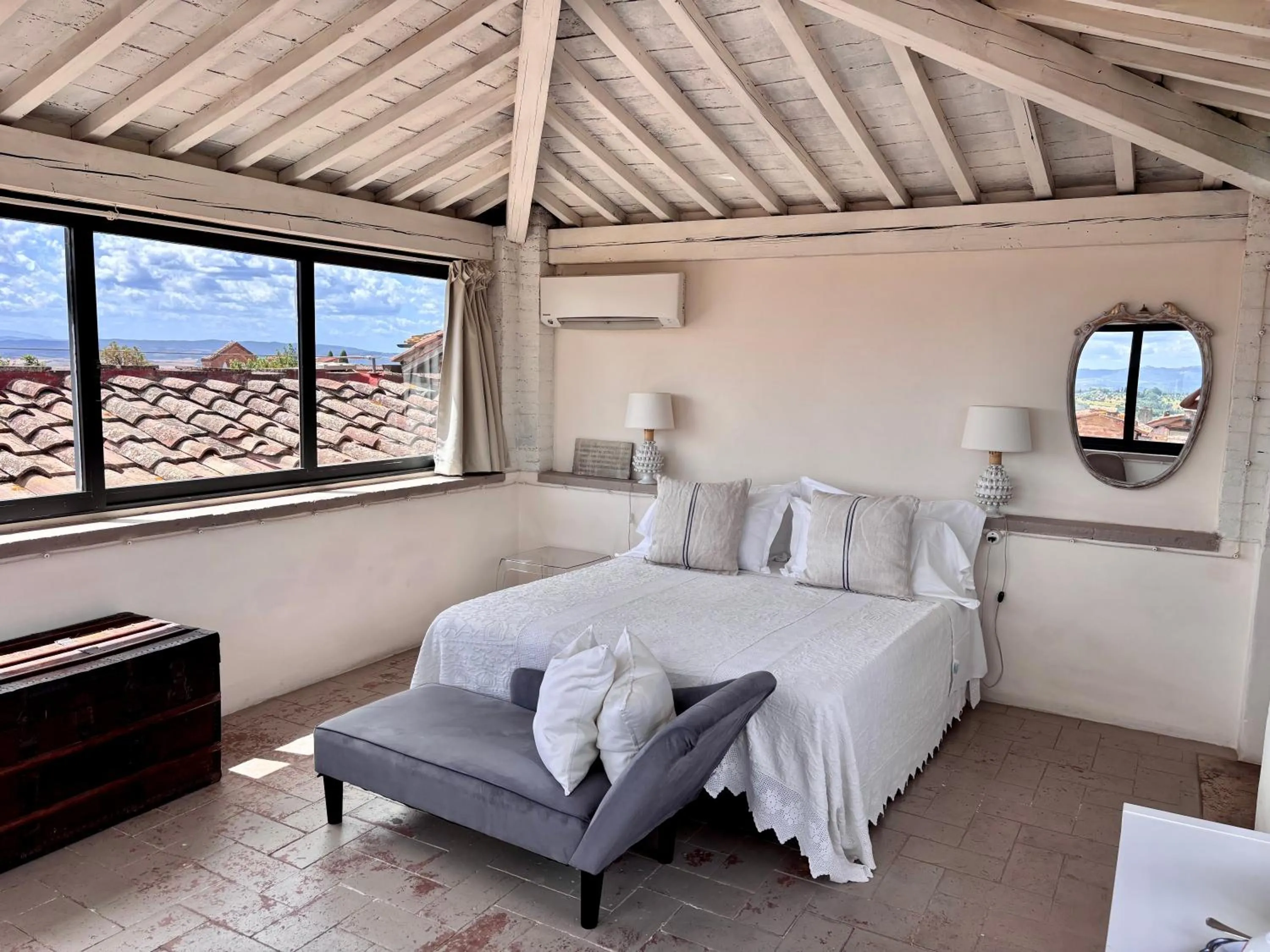 Bed in 1550 Residenza d’Epoca