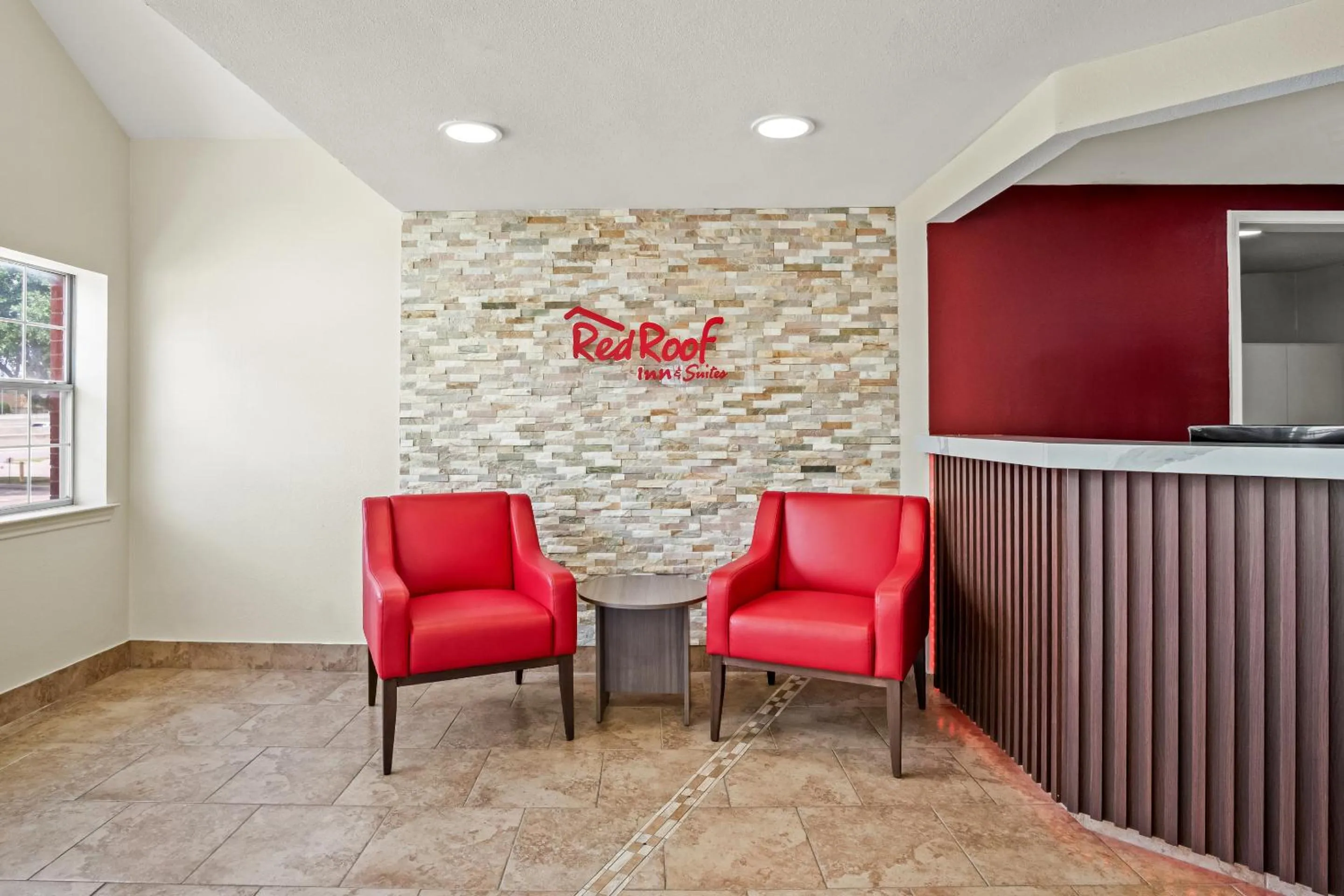 Lobby or reception in Red Roof Inn & Suites Euless - DFW Airport Southwest