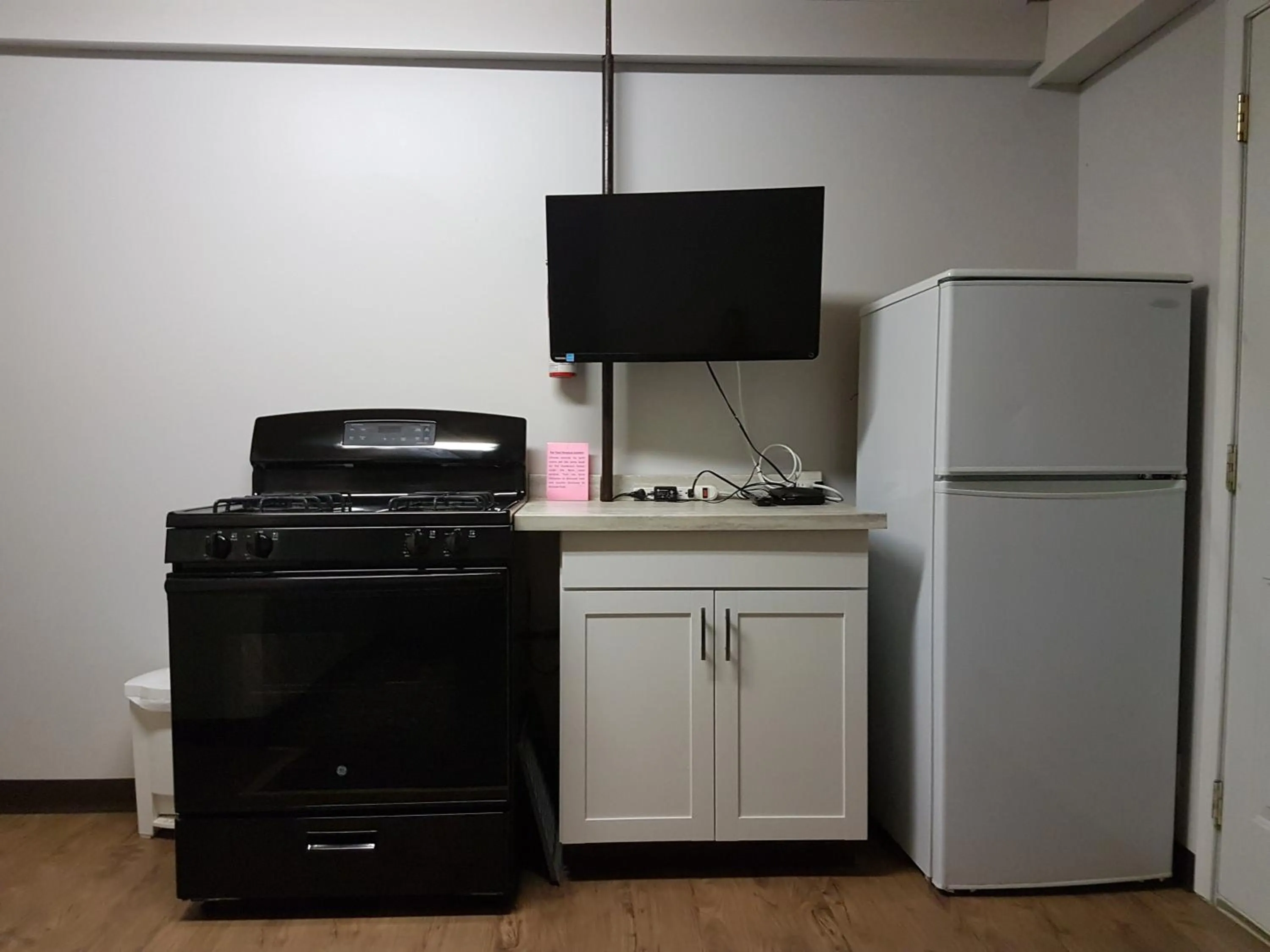 Kitchen or kitchenette in Holiday Motel & RV Resort