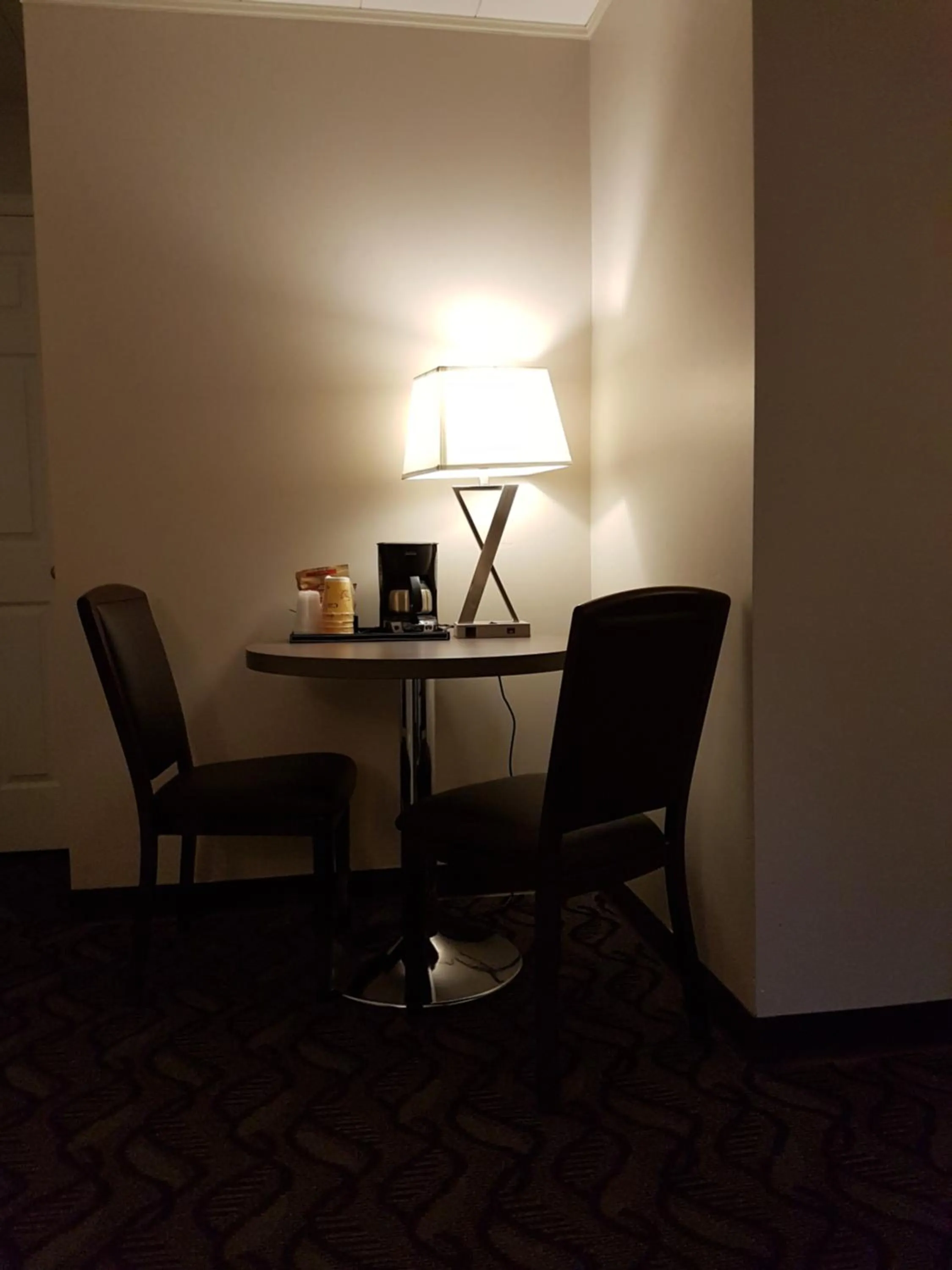 Seating area in Holiday Motel & RV Resort