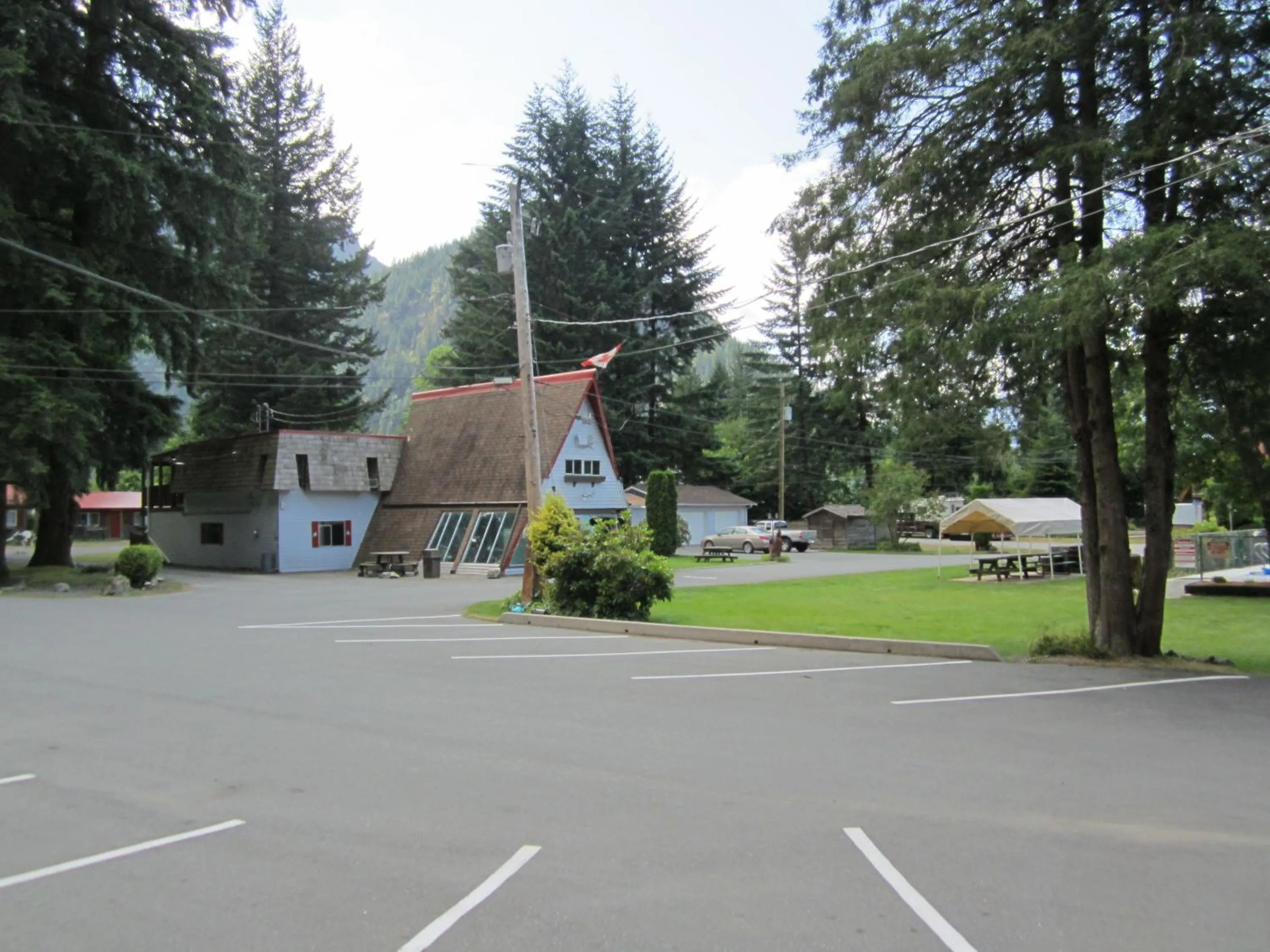 Property building in Holiday Motel & RV Resort