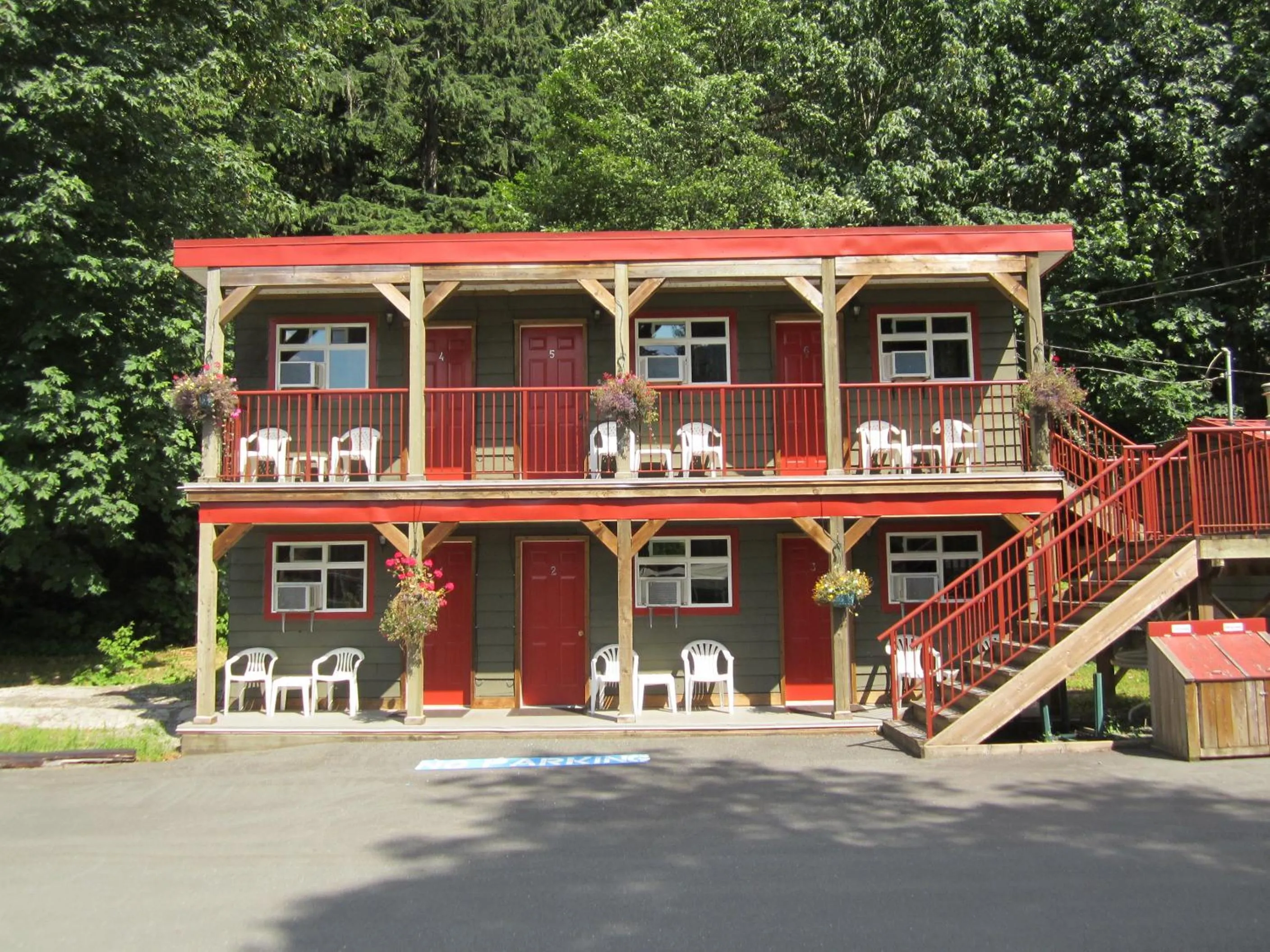 Property building in Holiday Motel & RV Resort