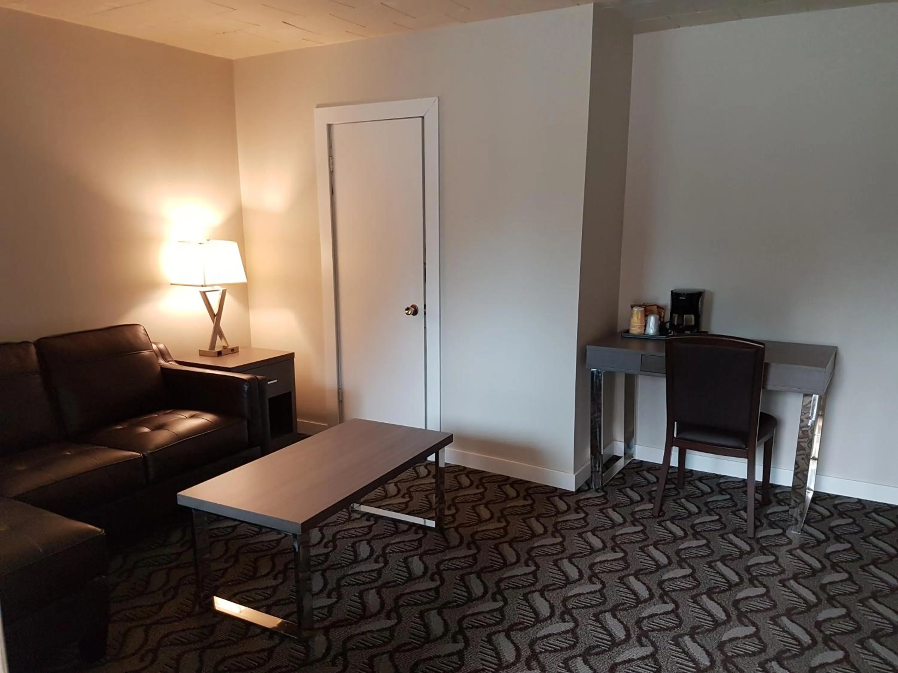 Seating area in Holiday Motel & RV Resort