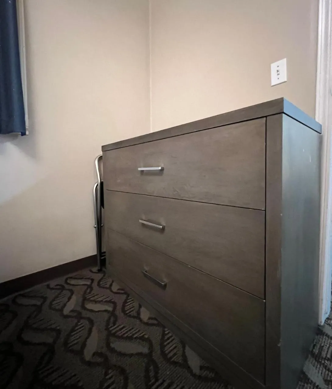 wardrobe in Holiday Motel & RV Resort