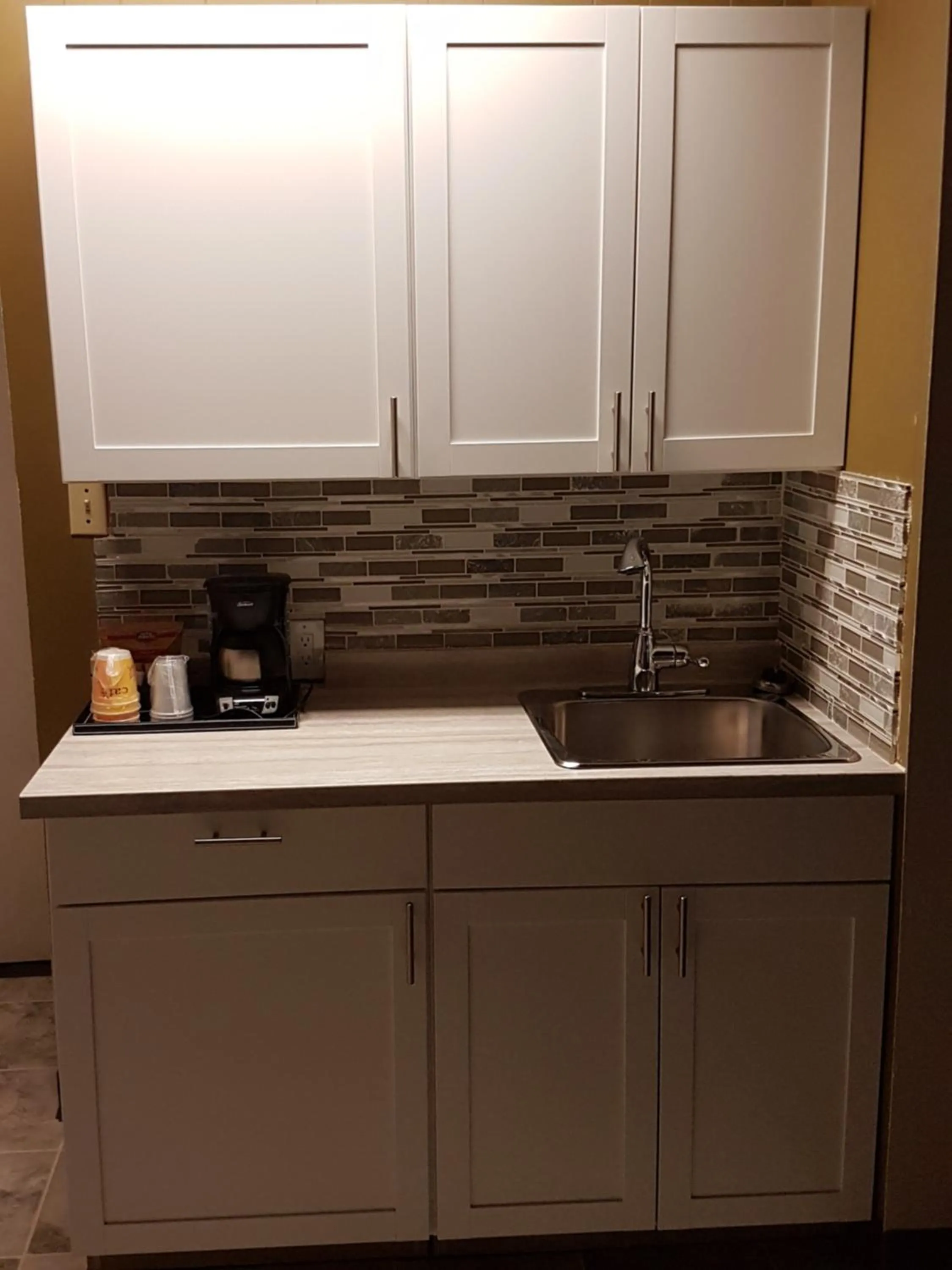 Kitchen or kitchenette in Holiday Motel & RV Resort