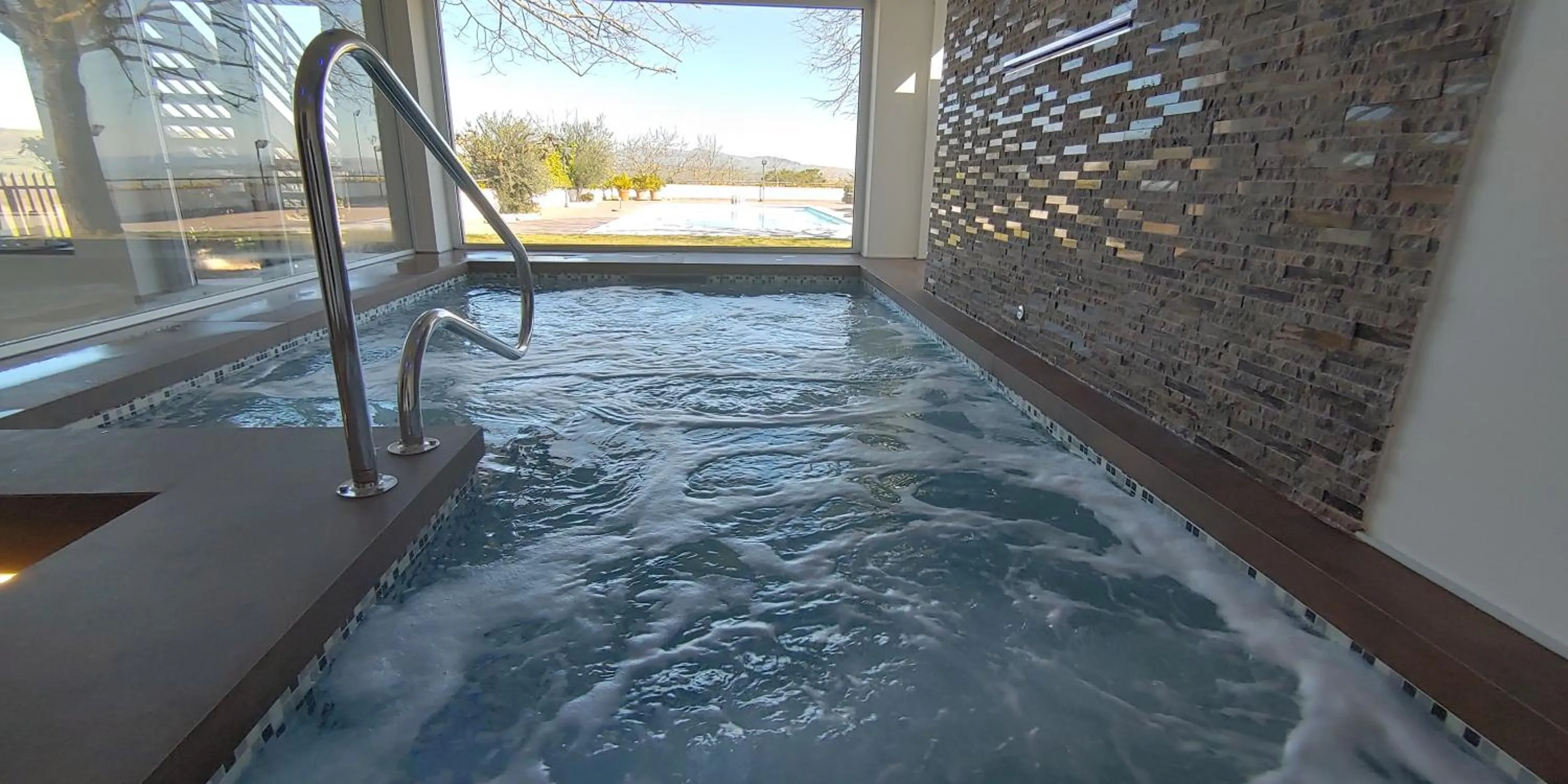 Hot Tub in Villa dei Tigli Resort & SPA