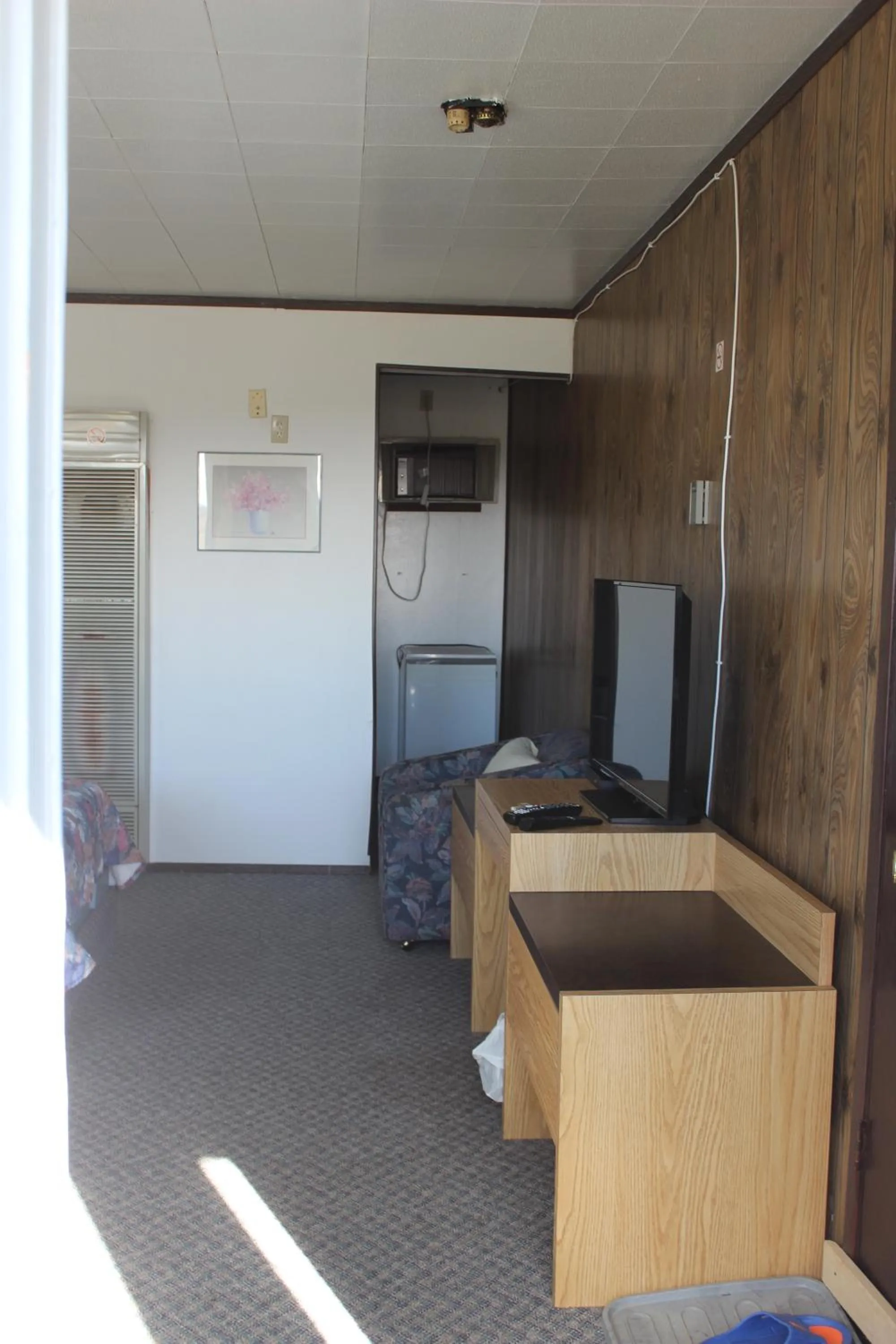Photo of the whole room in Raval Paradise Motel and RV Park
