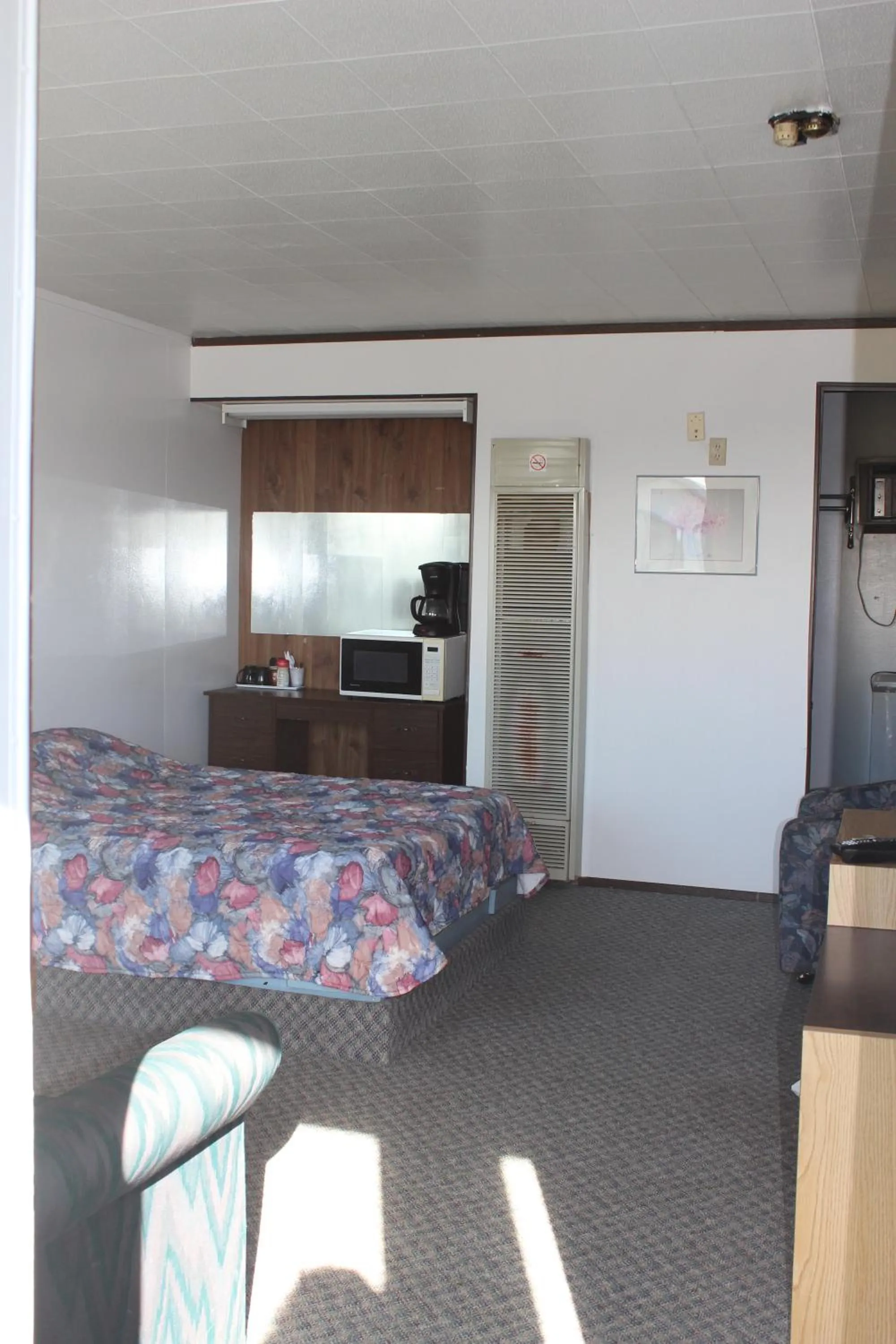 Coffee/tea facilities in Raval Paradise Motel and RV Park