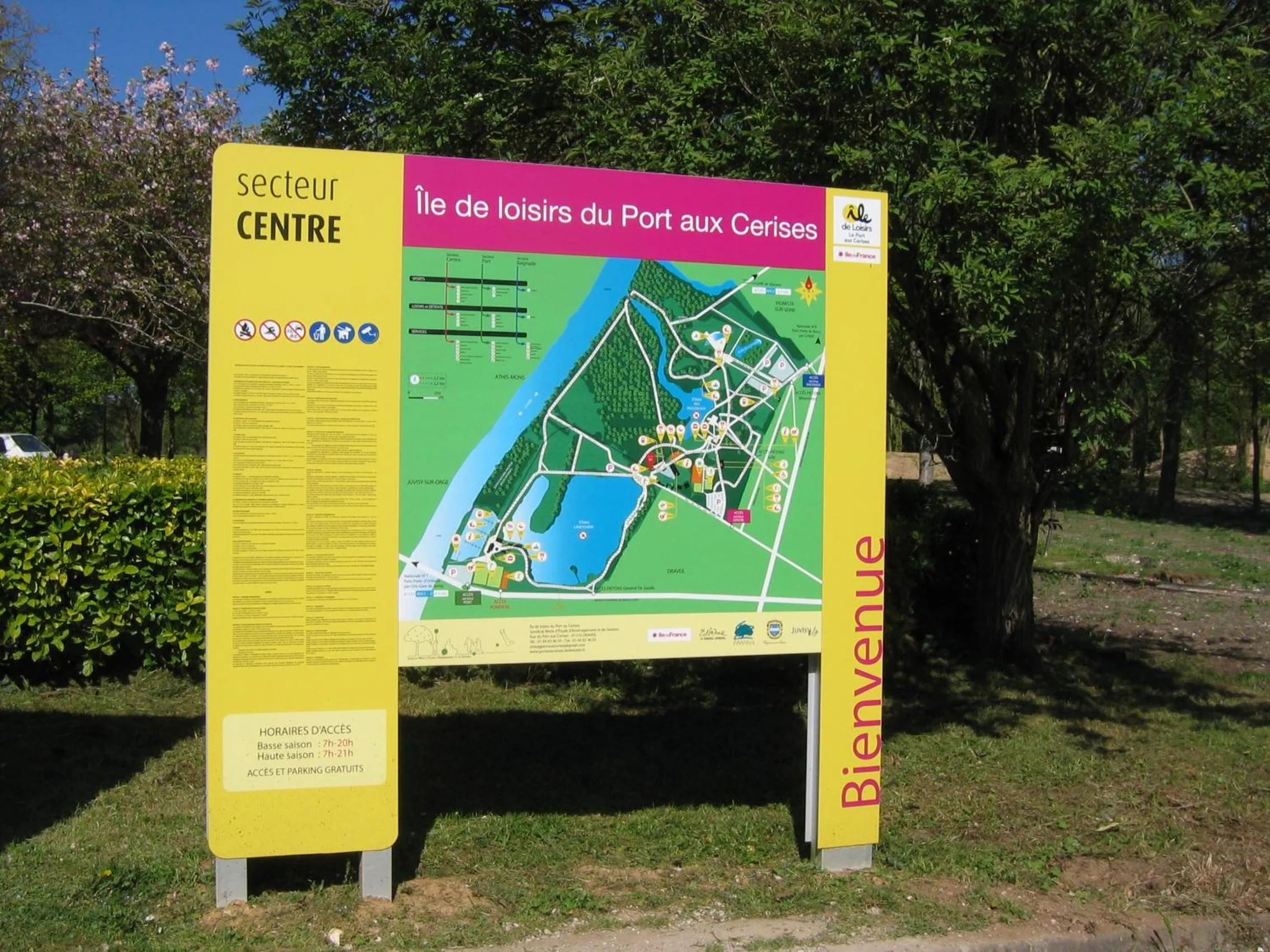 Natural landscape in Chambres d'hôtes du Port aux Cerises