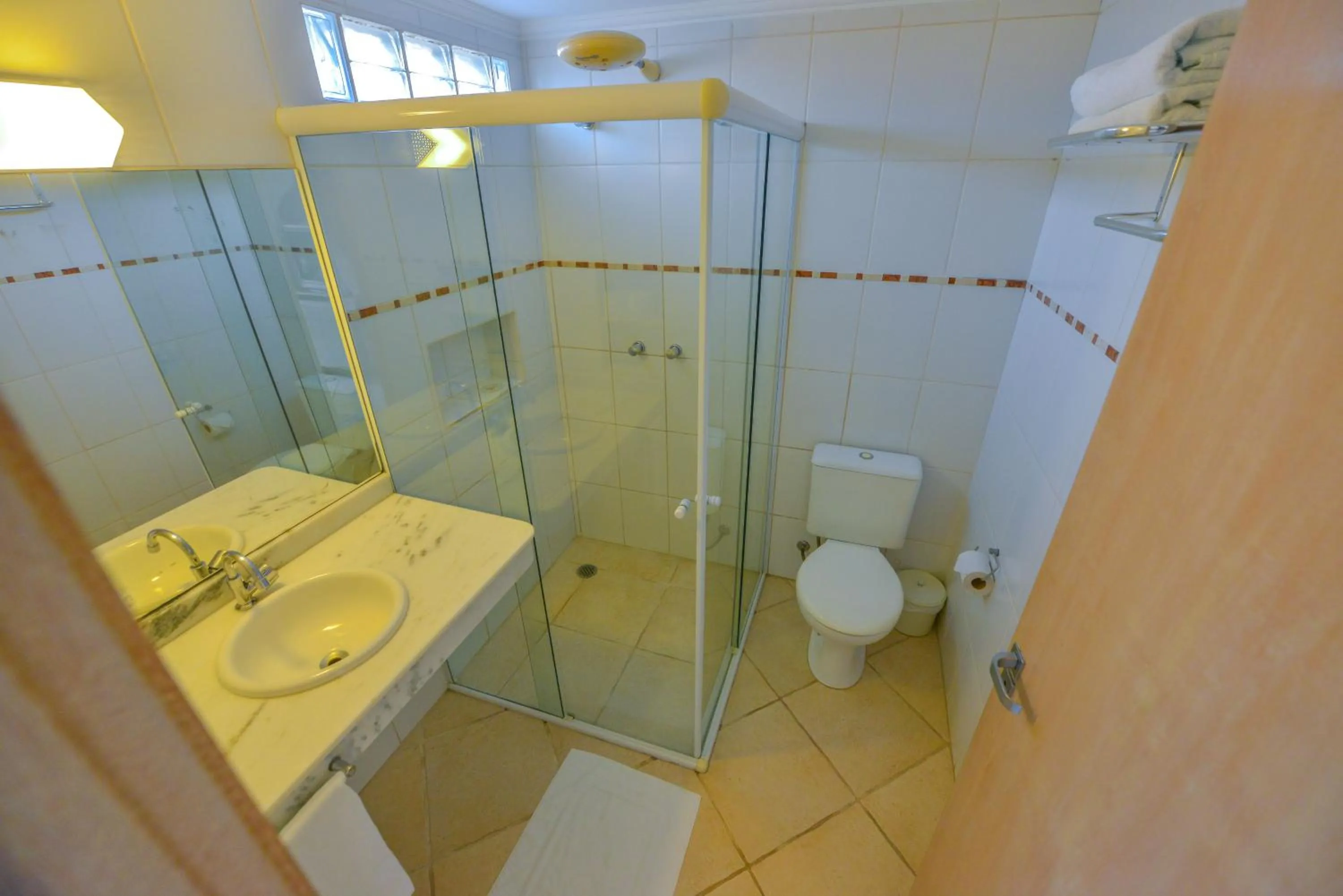 Bathroom in Pousada Montemar