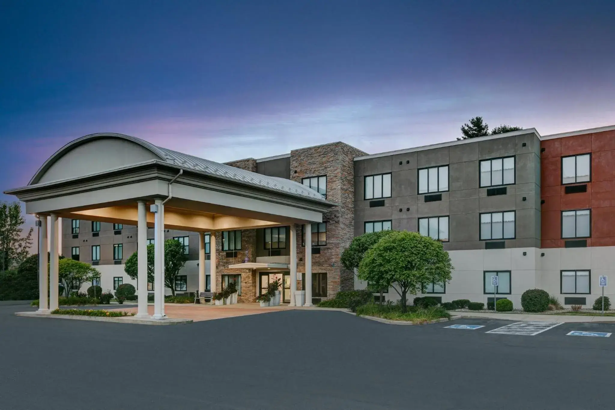 Property building in Holiday Inn Express Hotel and Suites Valparaiso by IHG Property building in Holiday Inn Express Hotel and Suites Valparaiso by IHG