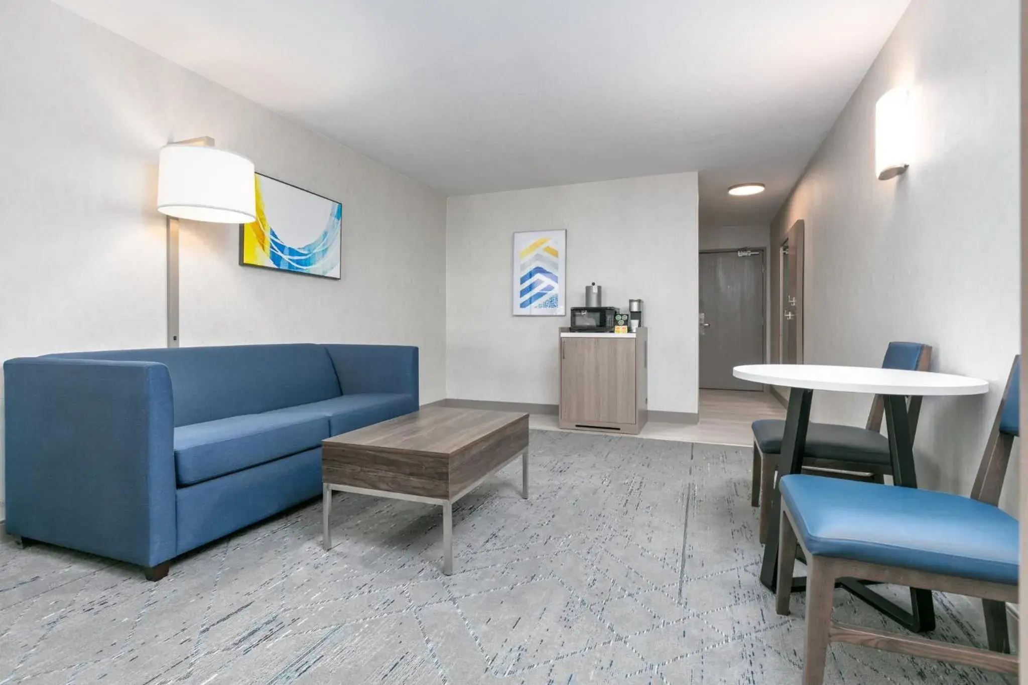 Photo of the whole room in Holiday Inn Express Hotel and Suites Valparaiso by IHG Photo of the whole room in Holiday Inn Express Hotel and Suites Valparaiso by IHG