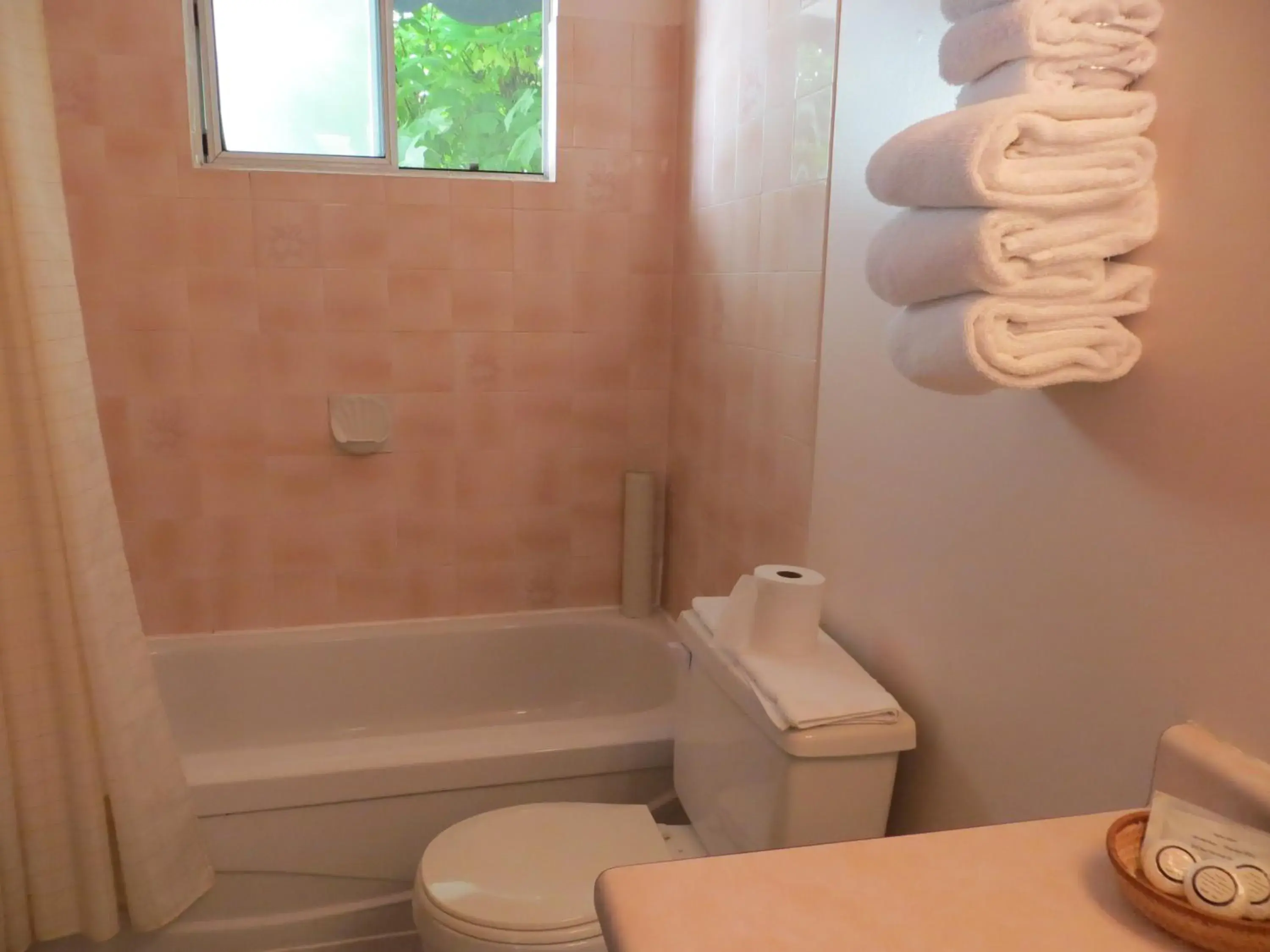 Two-Bedroom Suite in Alpine Motel Two-Bedroom Suite in Alpine Motel