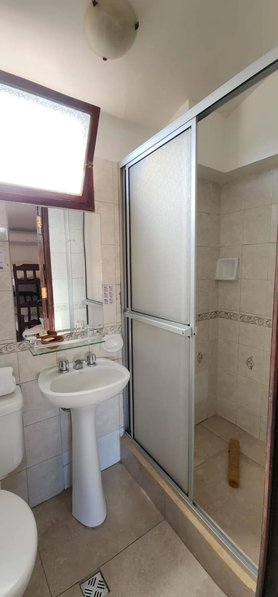 Shower in Hotel Carmen