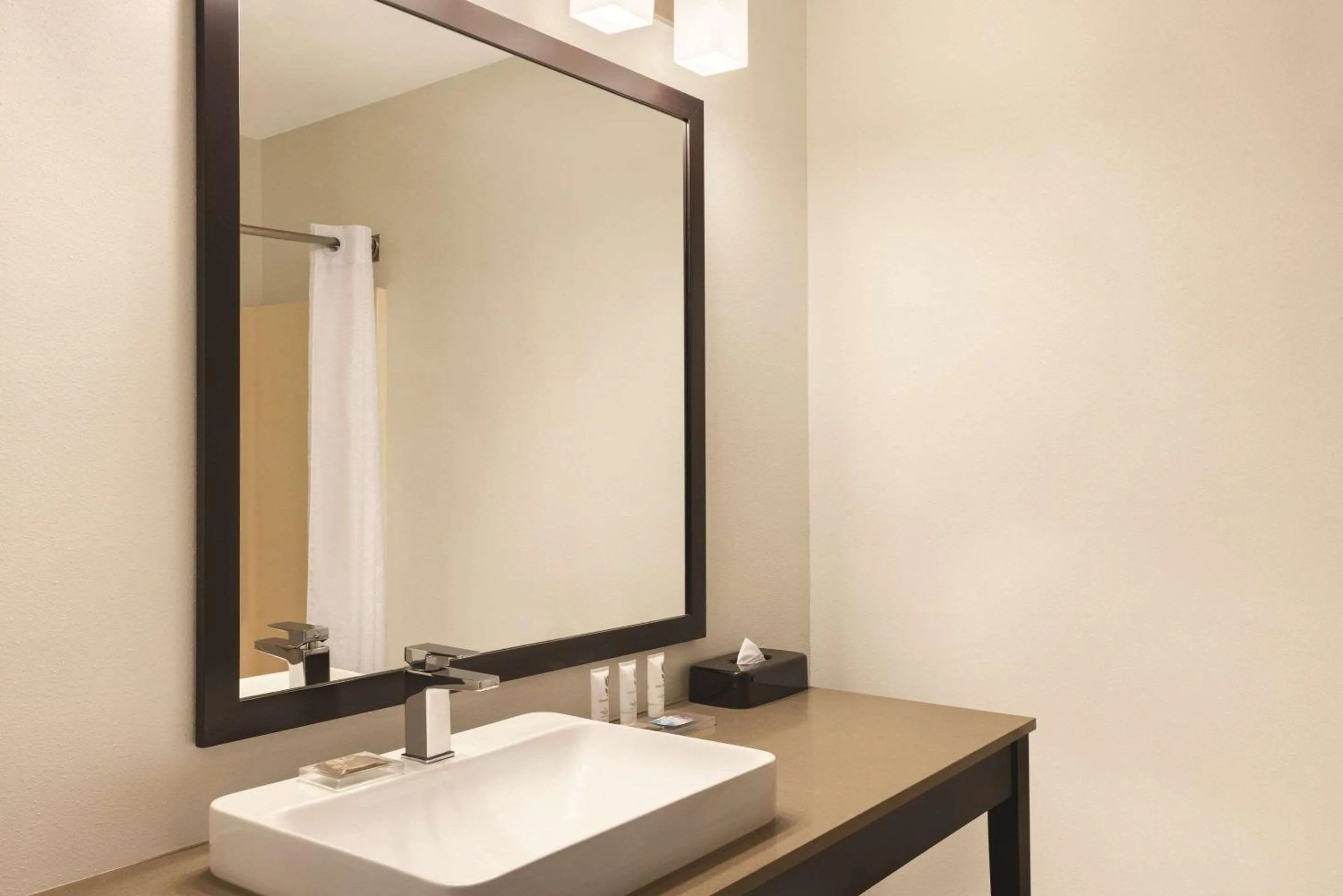 Bathroom in Country Inn & Suites by Radisson, Forest Lake, MN