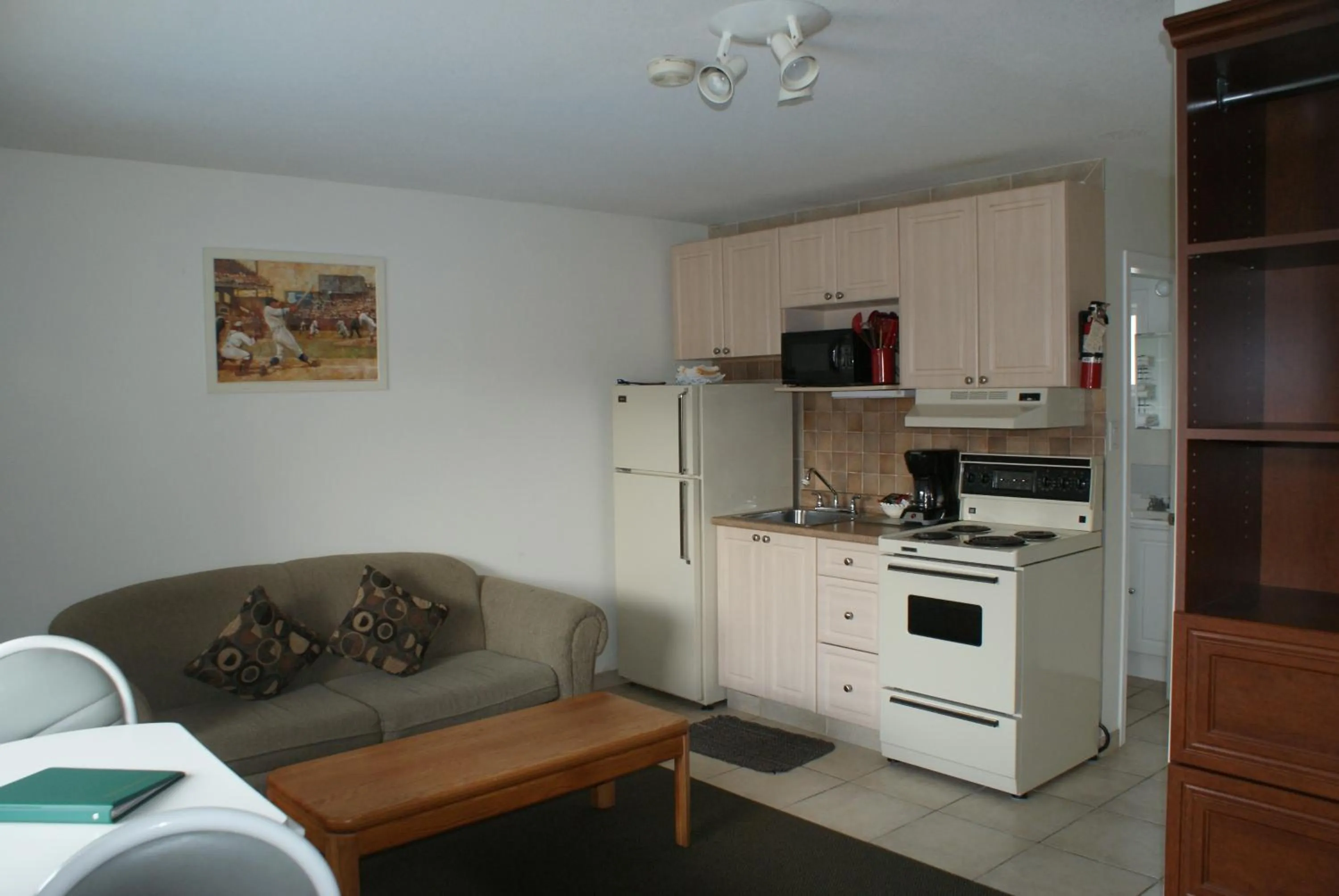 Kitchen or kitchenette in Shoreline Resort Condominiums