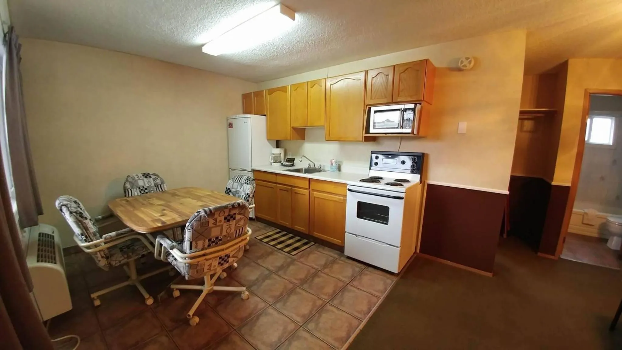 Kitchen or kitchenette in Shoreline Resort Condominiums