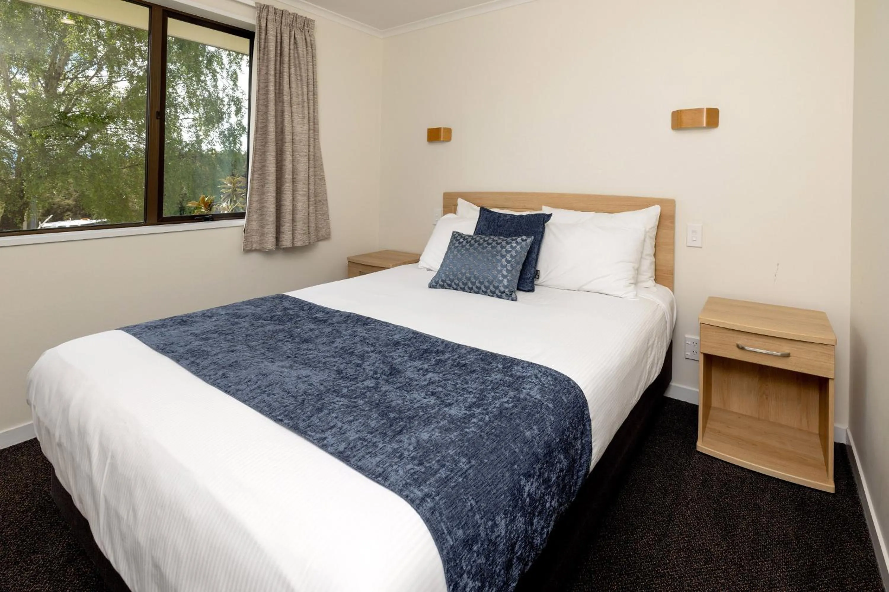 Bed in Wanaka Top 10 Holiday Park