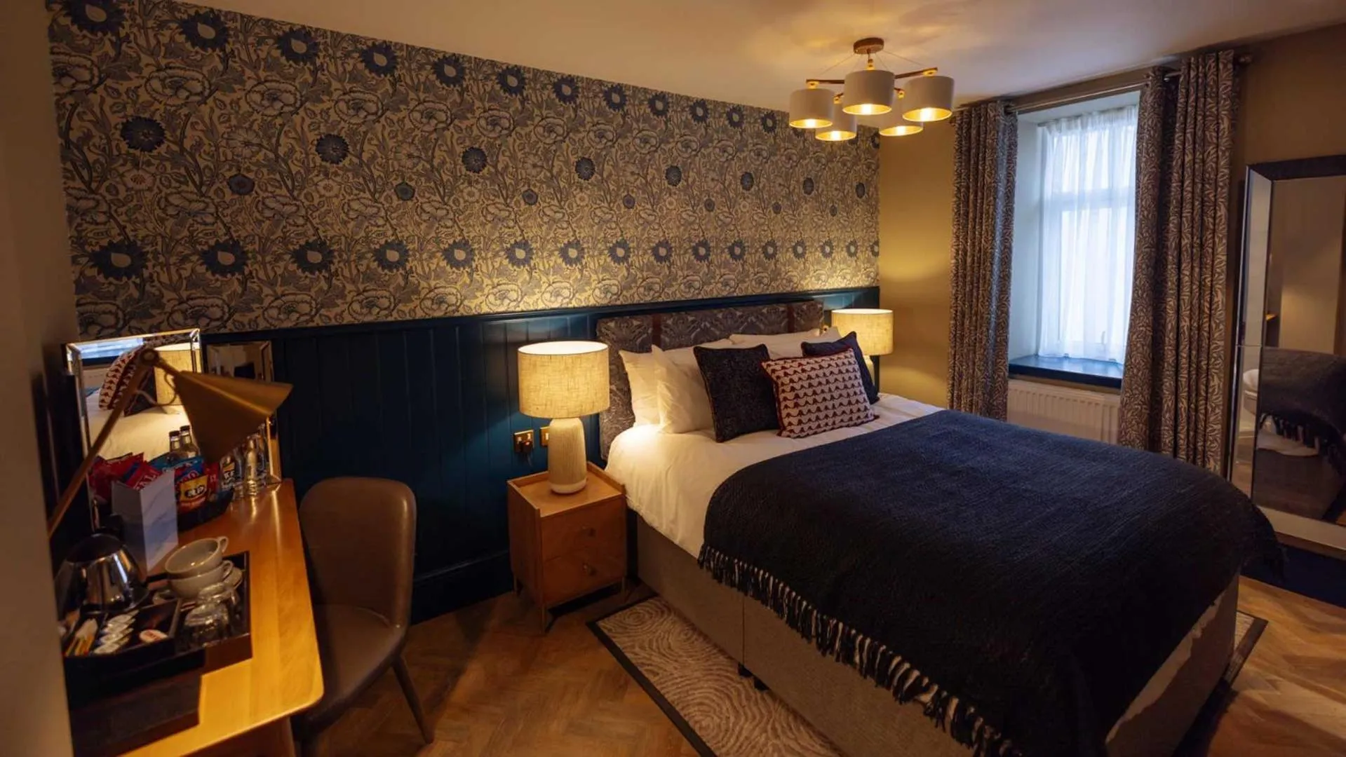 Bedroom, Bed in Brisbane House Hotel