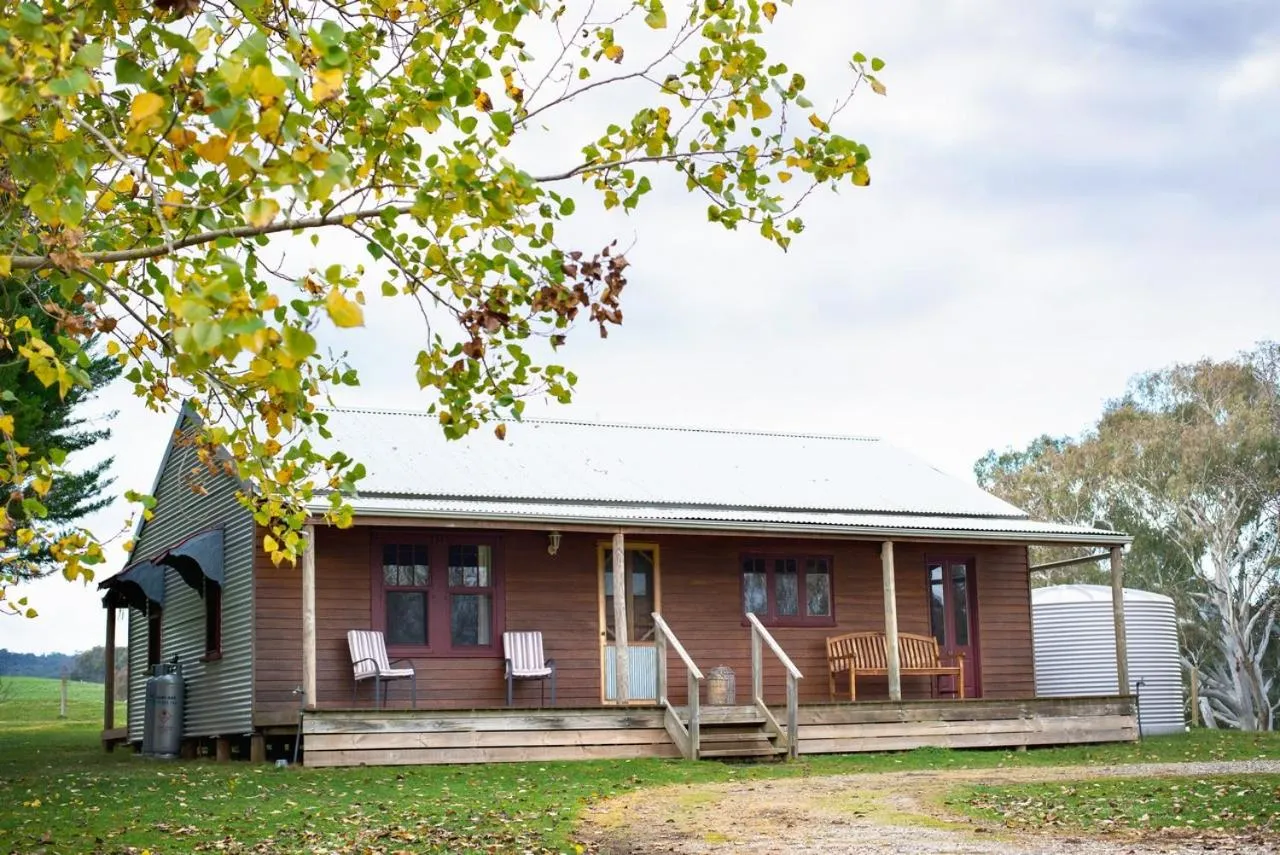Colby Cottages, Wooragee near Beechworth