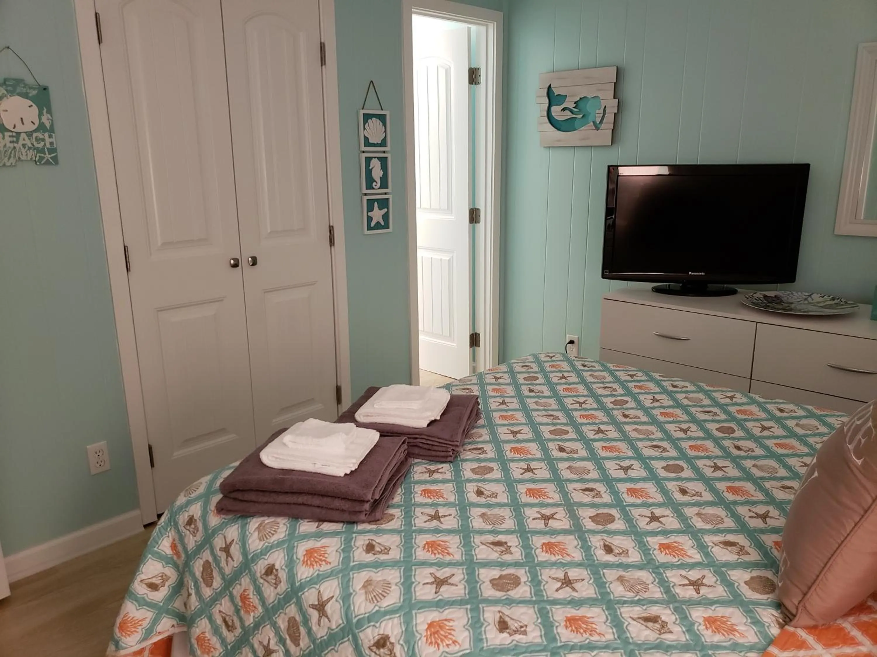 Bedroom, Bed in Hilton Head Resort