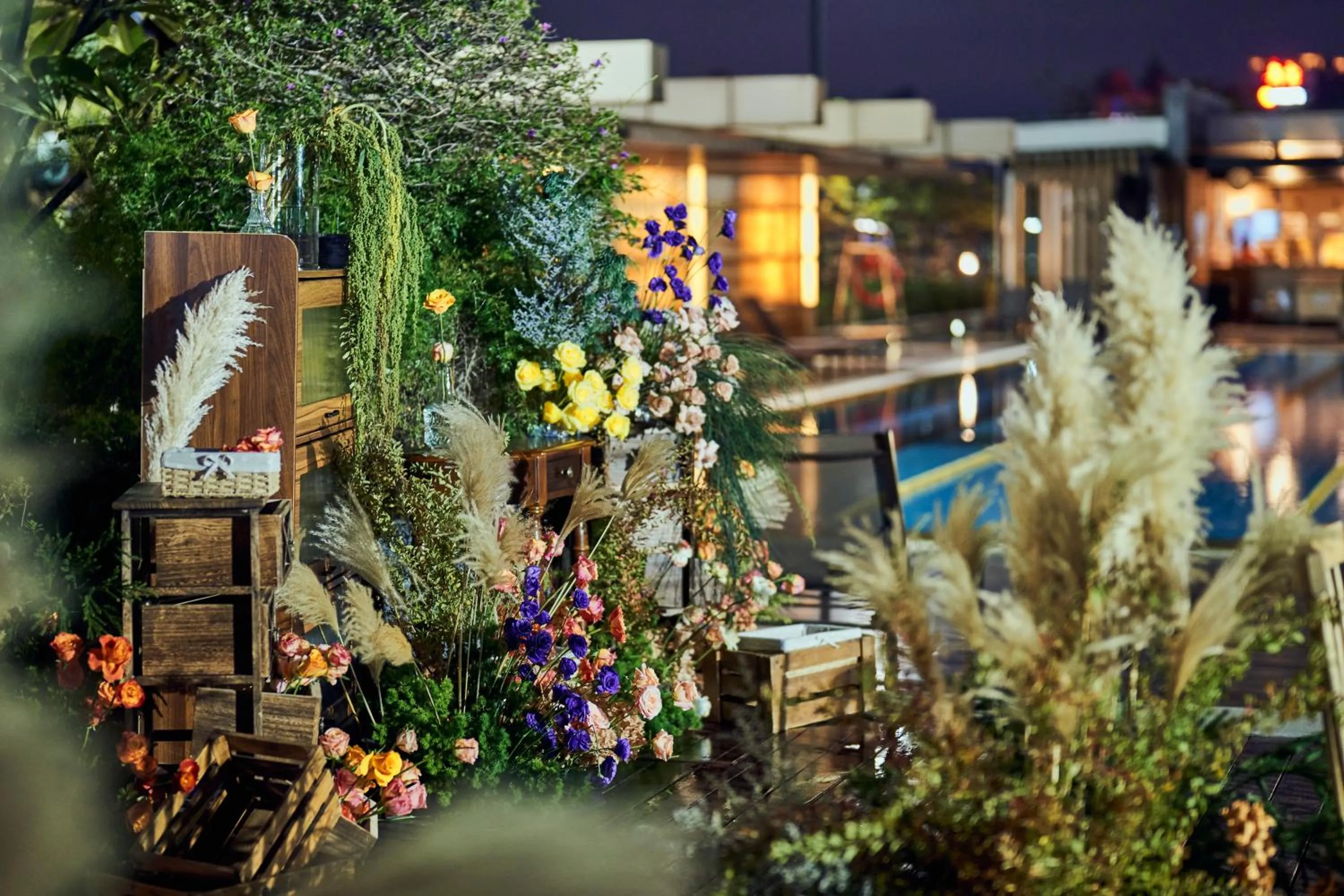 Swimming pool in Sheraton Guangzhou Hotel