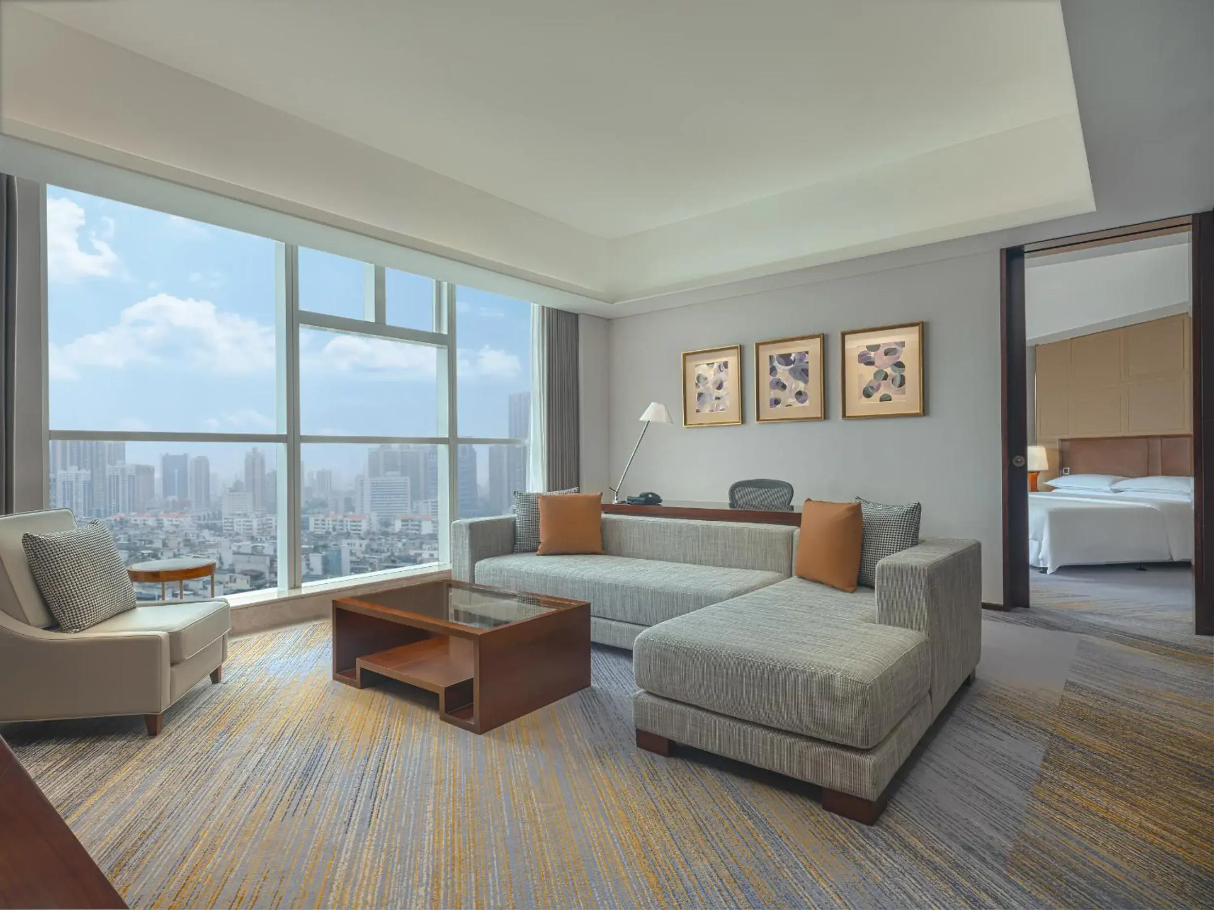 Apartment Suite, Club lounge access, 1 Bedroom Suite, 1 King in Sheraton Guangzhou Hotel Apartment Suite, Club lounge access, 1 Bedroom Suite, 1 King in Sheraton Guangzhou Hotel