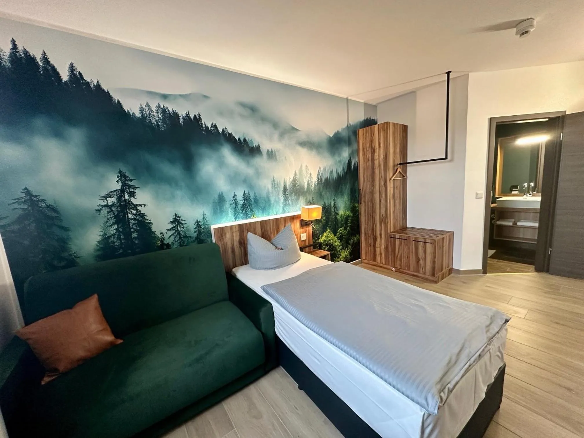 Photo of the whole room, Bed in AUSZEIT DAS HOTEL Asbach-Bäumenheim