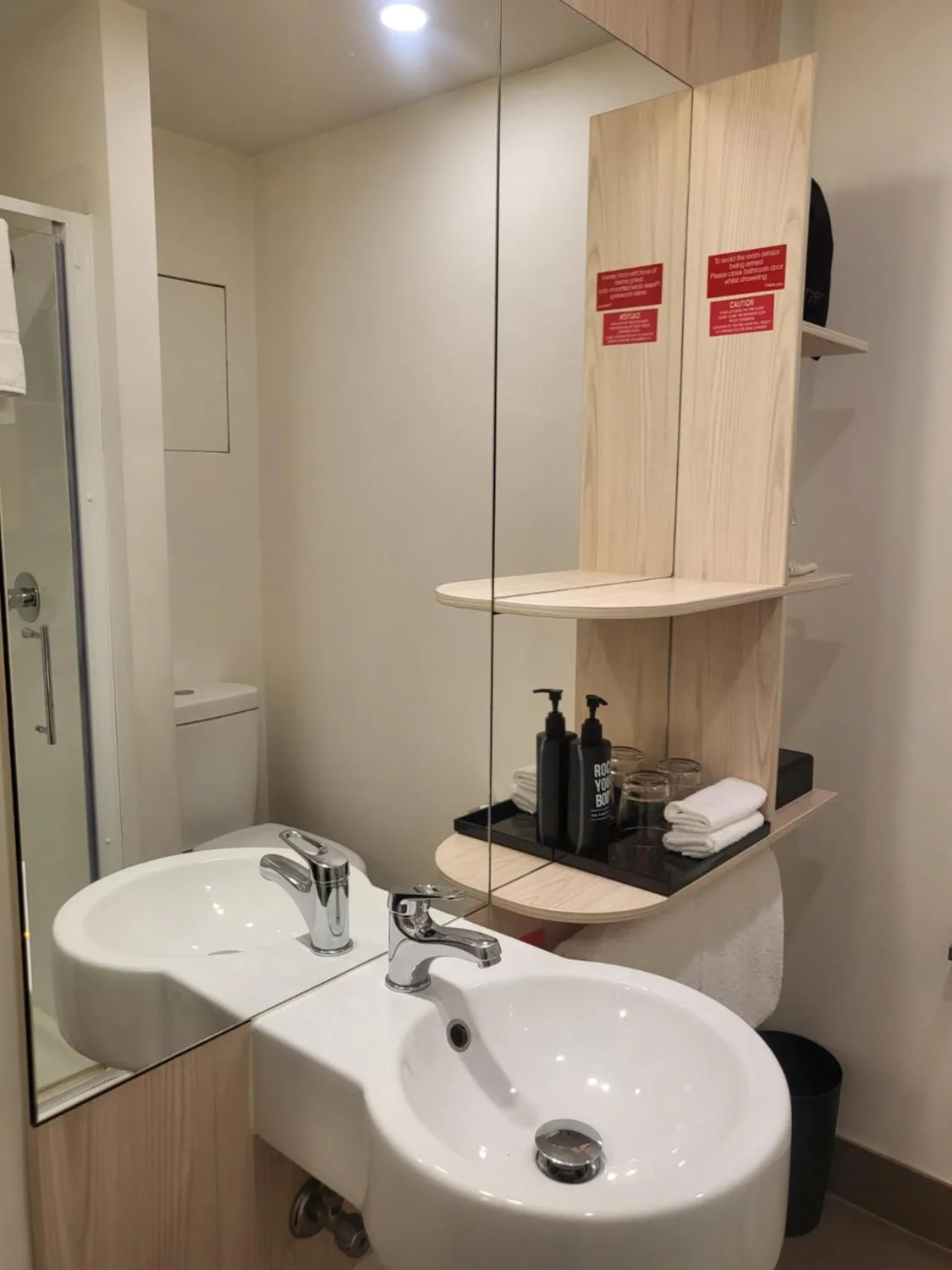 Bathroom in ibis Sydney Barangaroo