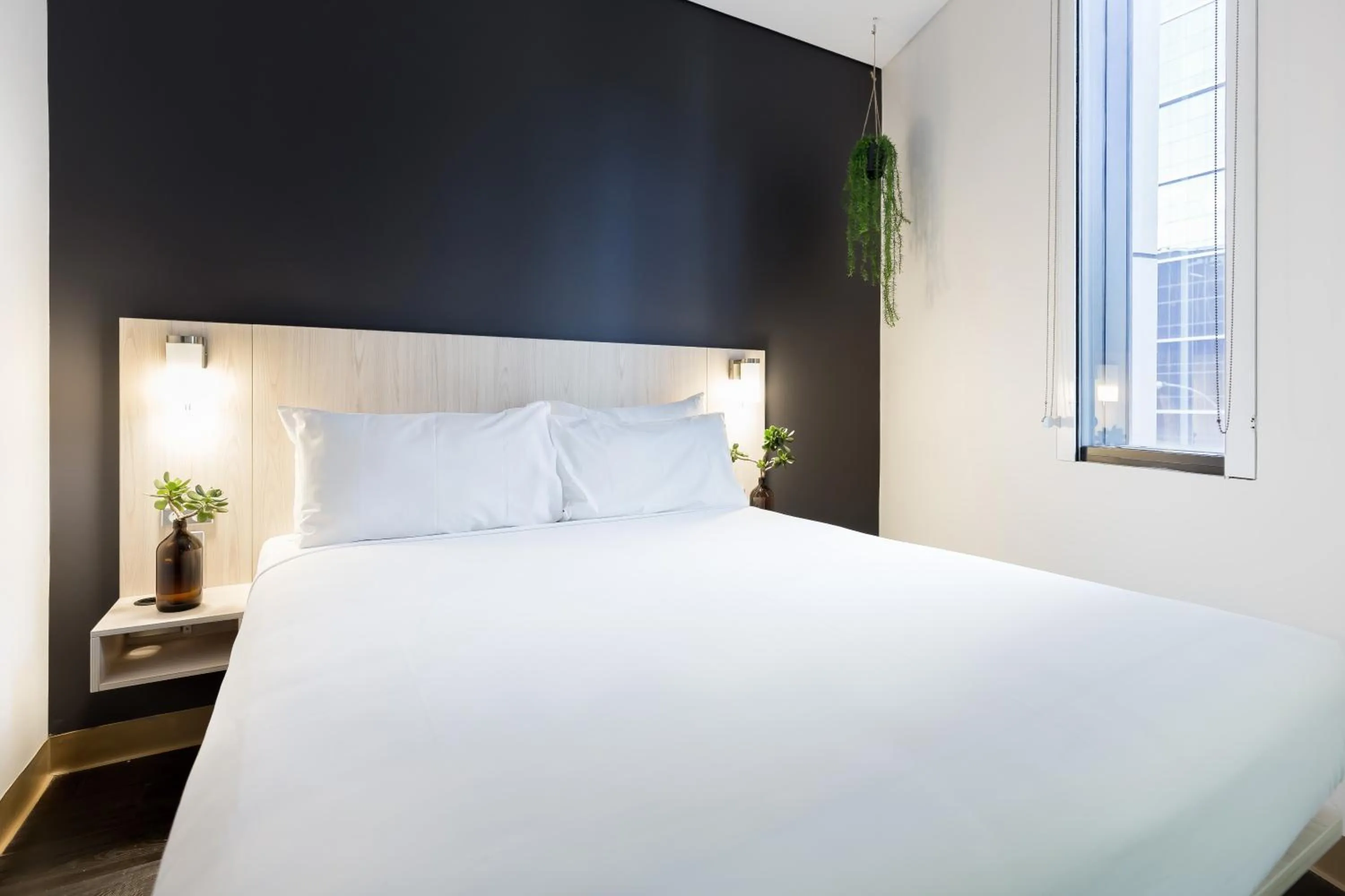 Bedroom, Bed in ibis Sydney Barangaroo