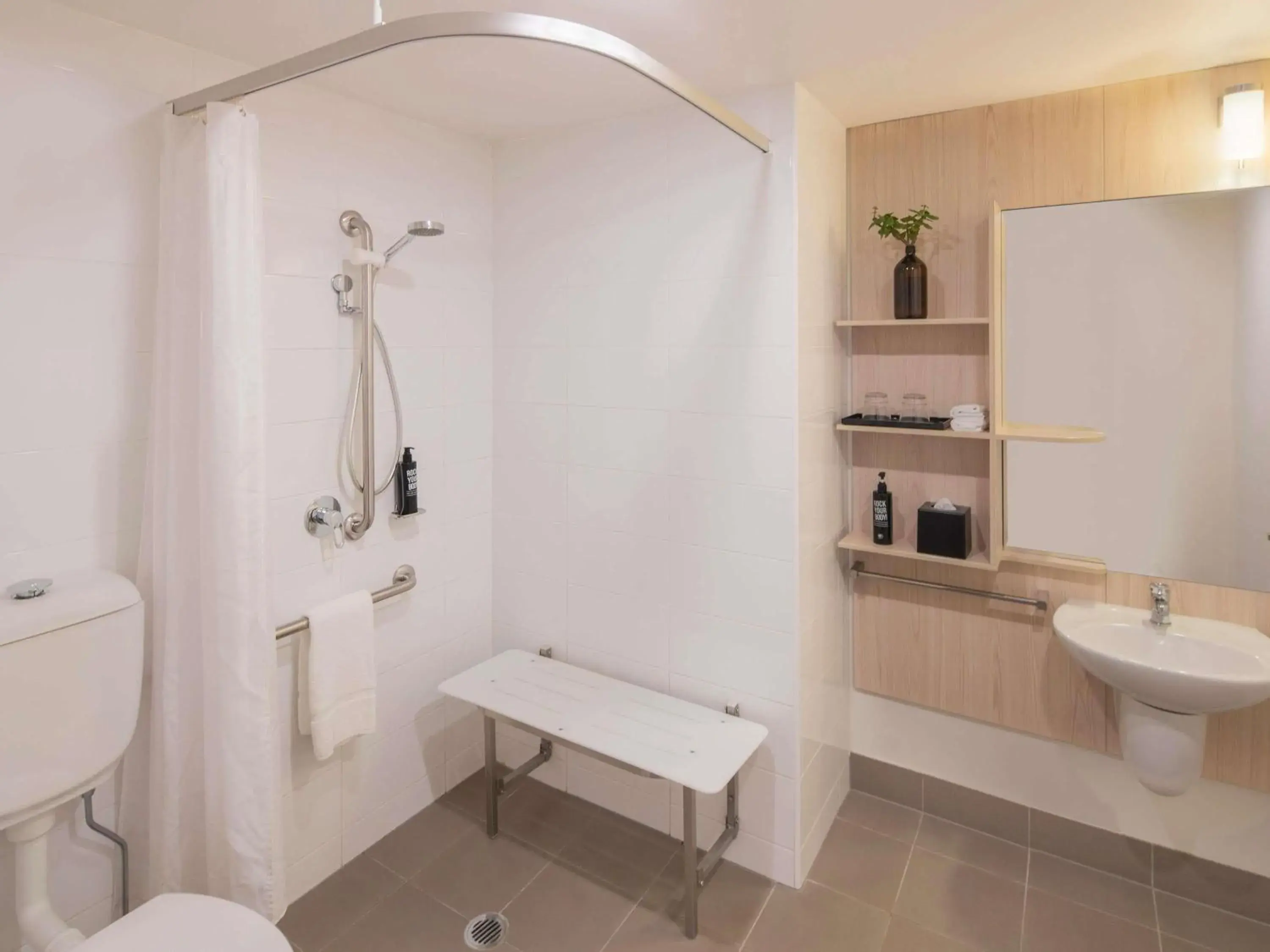 Bedroom in ibis Sydney Barangaroo Bedroom in ibis Sydney Barangaroo