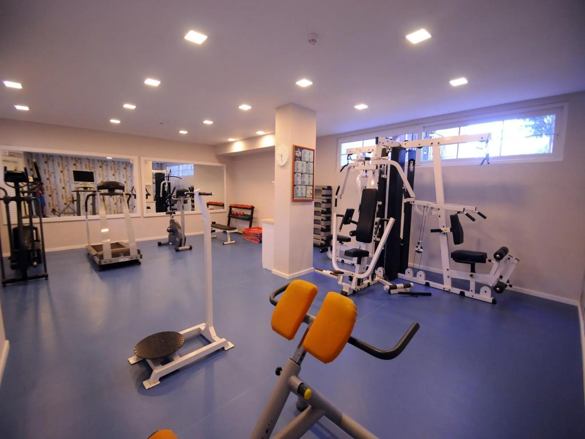 Fitness centre/facilities in Sea Breeze Hotel and Apartments