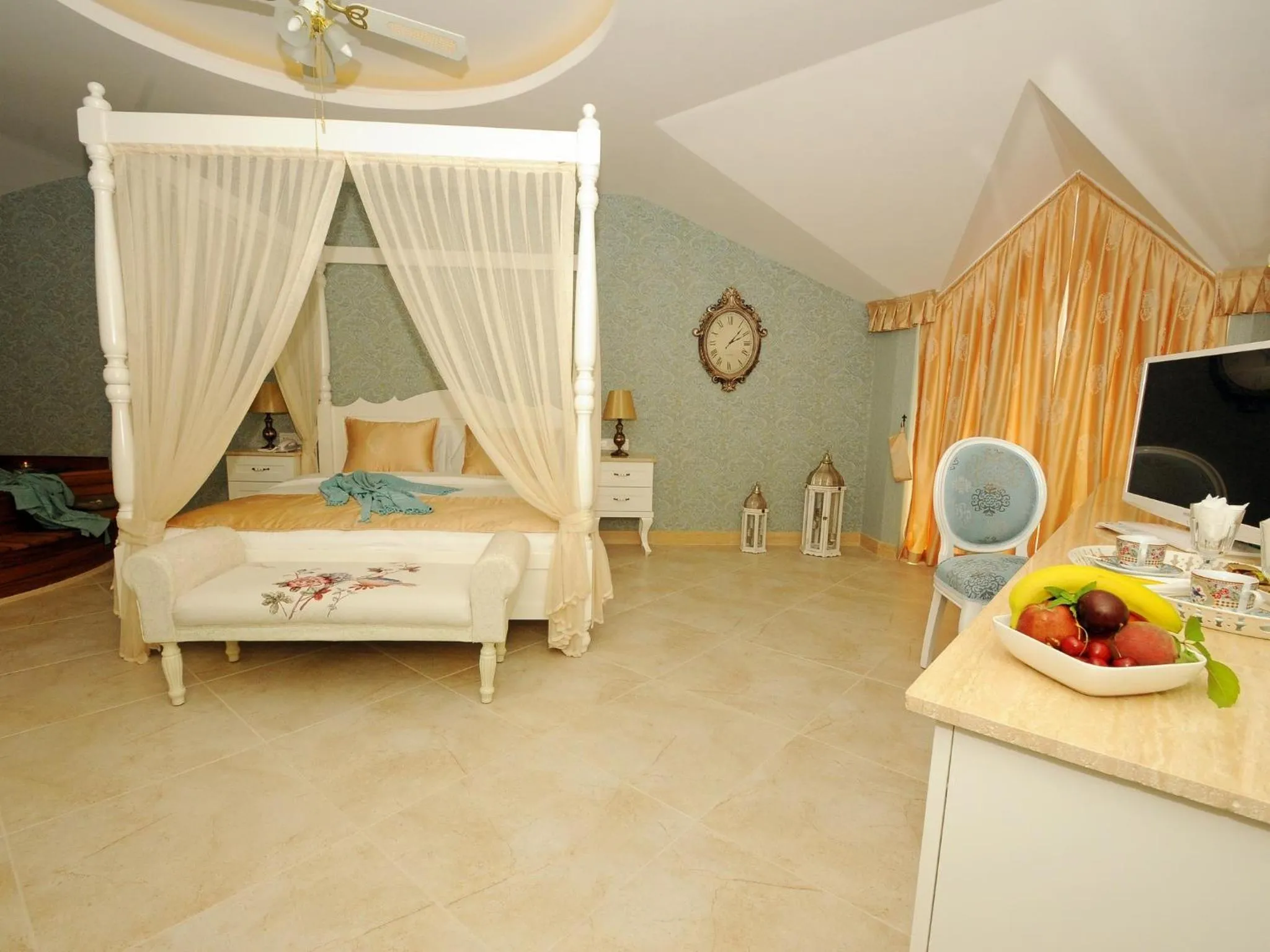 Photo of the whole room, Bed in Sea Breeze Hotel and Apartments