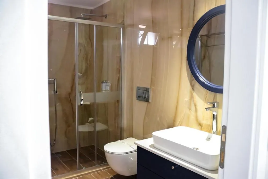 Shower in Sea Breeze Hotel and Apartments