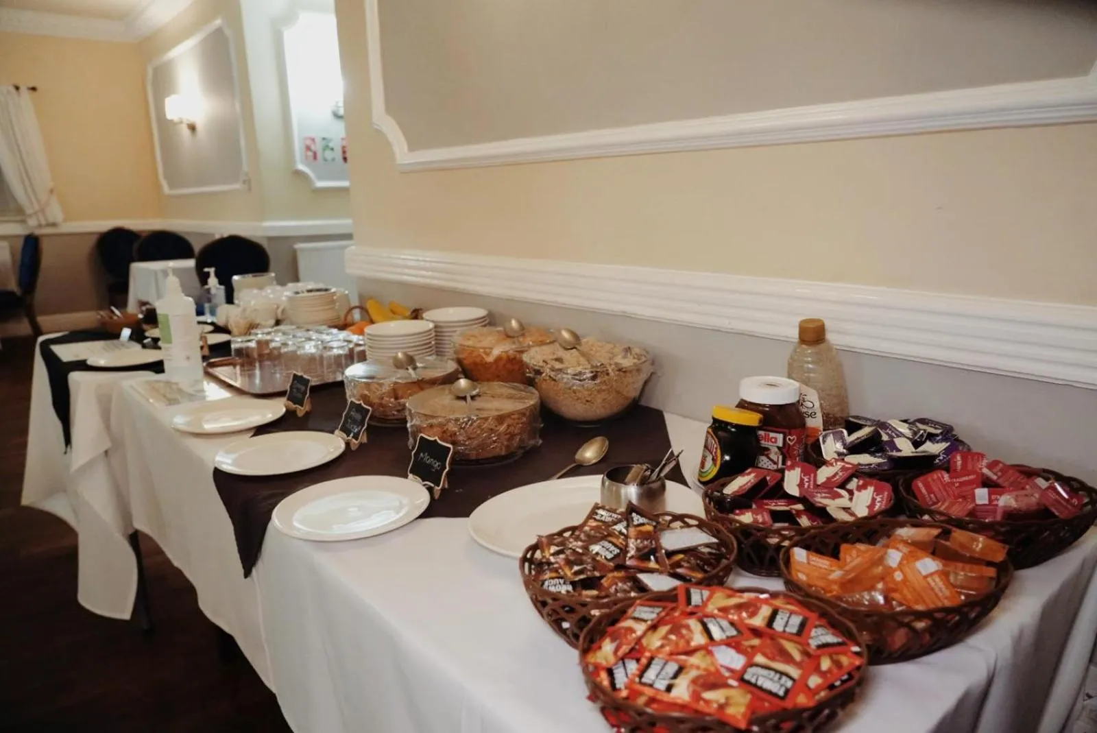 Breakfast in The Waverley Hotel