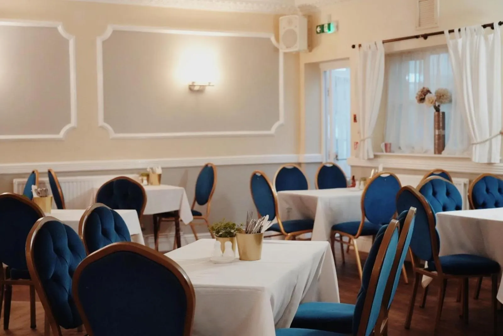 Breakfast in The Waverley Hotel