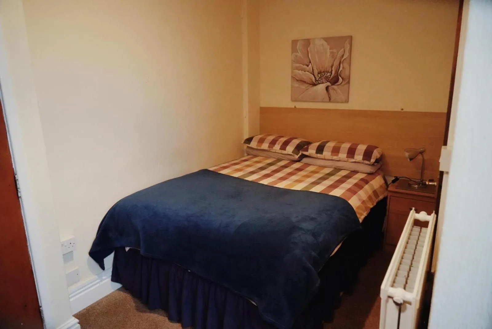 Bed in The Waverley Hotel